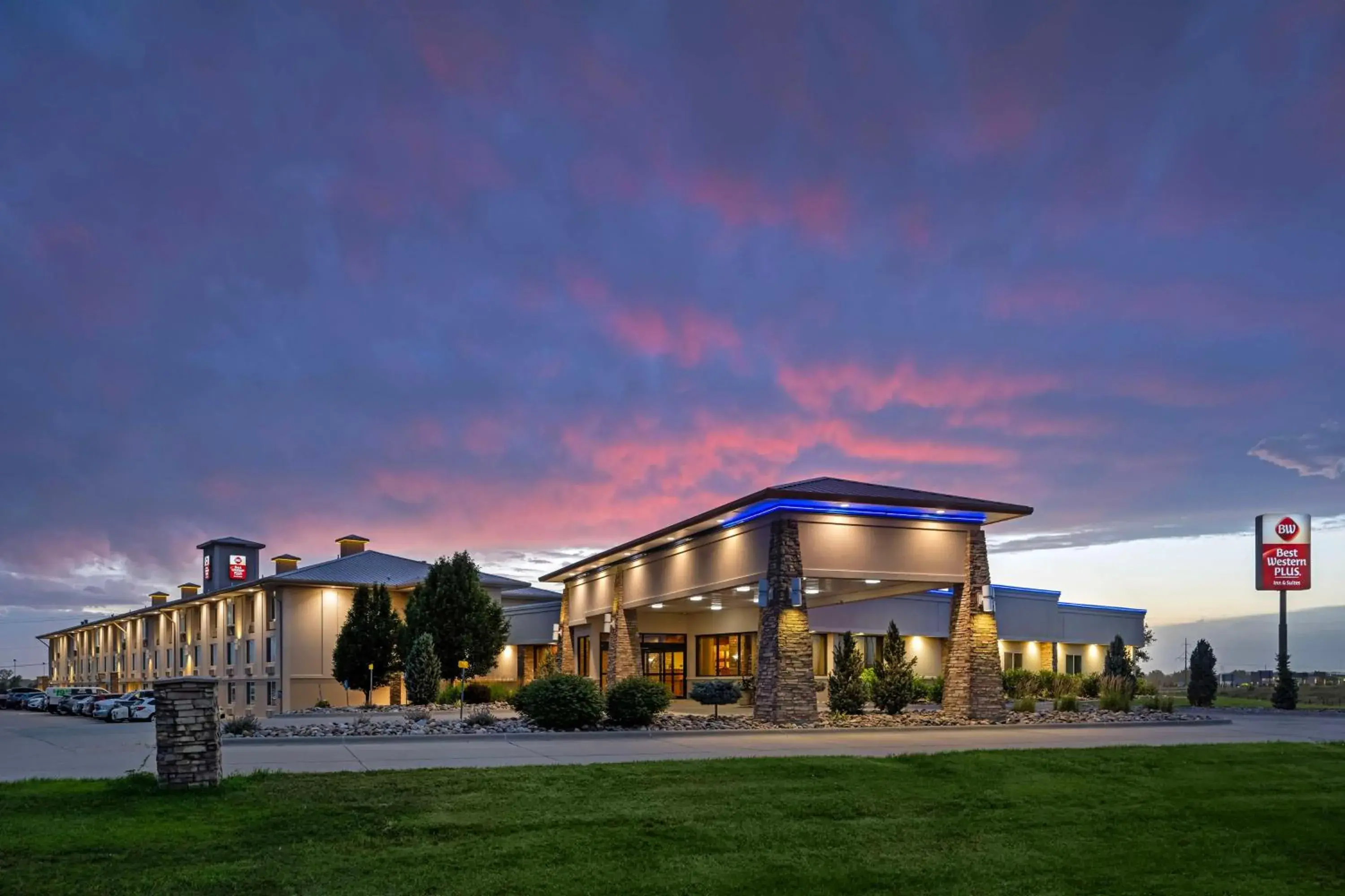 Property building in Best Western Plus Mid Nebraska Inn & Suites Property building in Best Western Plus Mid Nebraska Inn & Suites