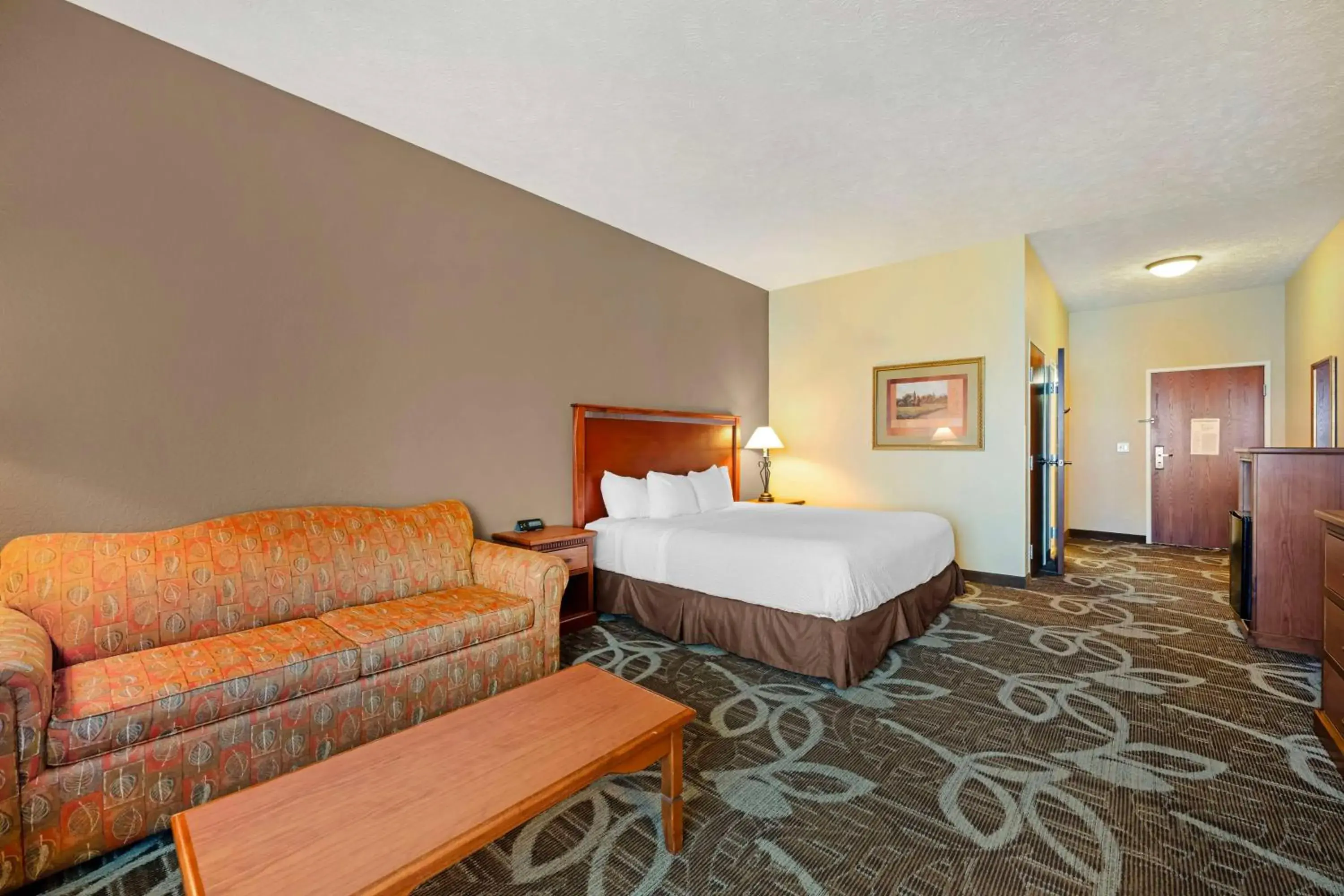 Bedroom, Bed in Best Western Plus Mid Nebraska Inn & Suites Bedroom, Bed in Best Western Plus Mid Nebraska Inn & Suites