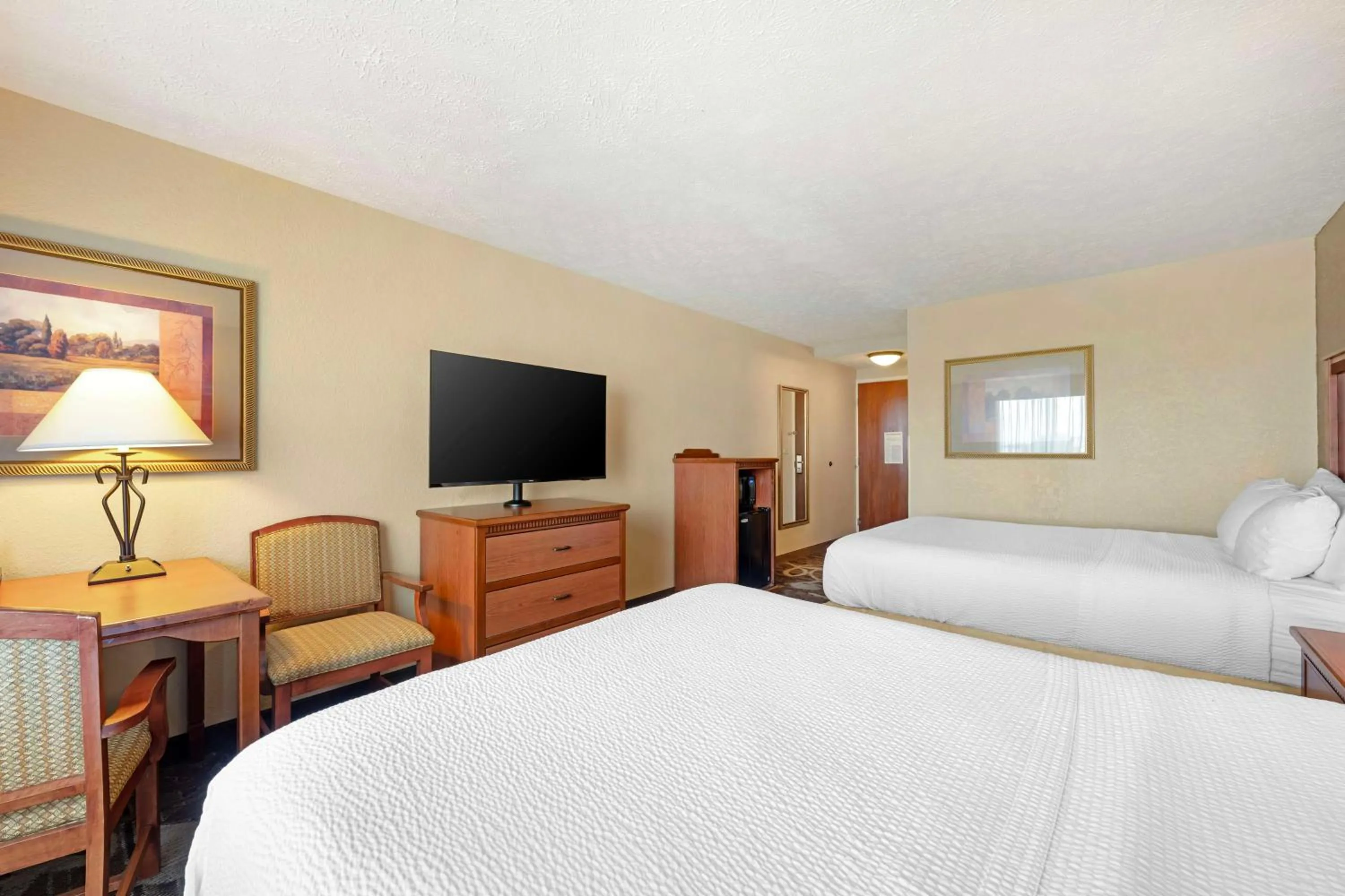 Bedroom, Bed in Best Western Plus Mid Nebraska Inn & Suites