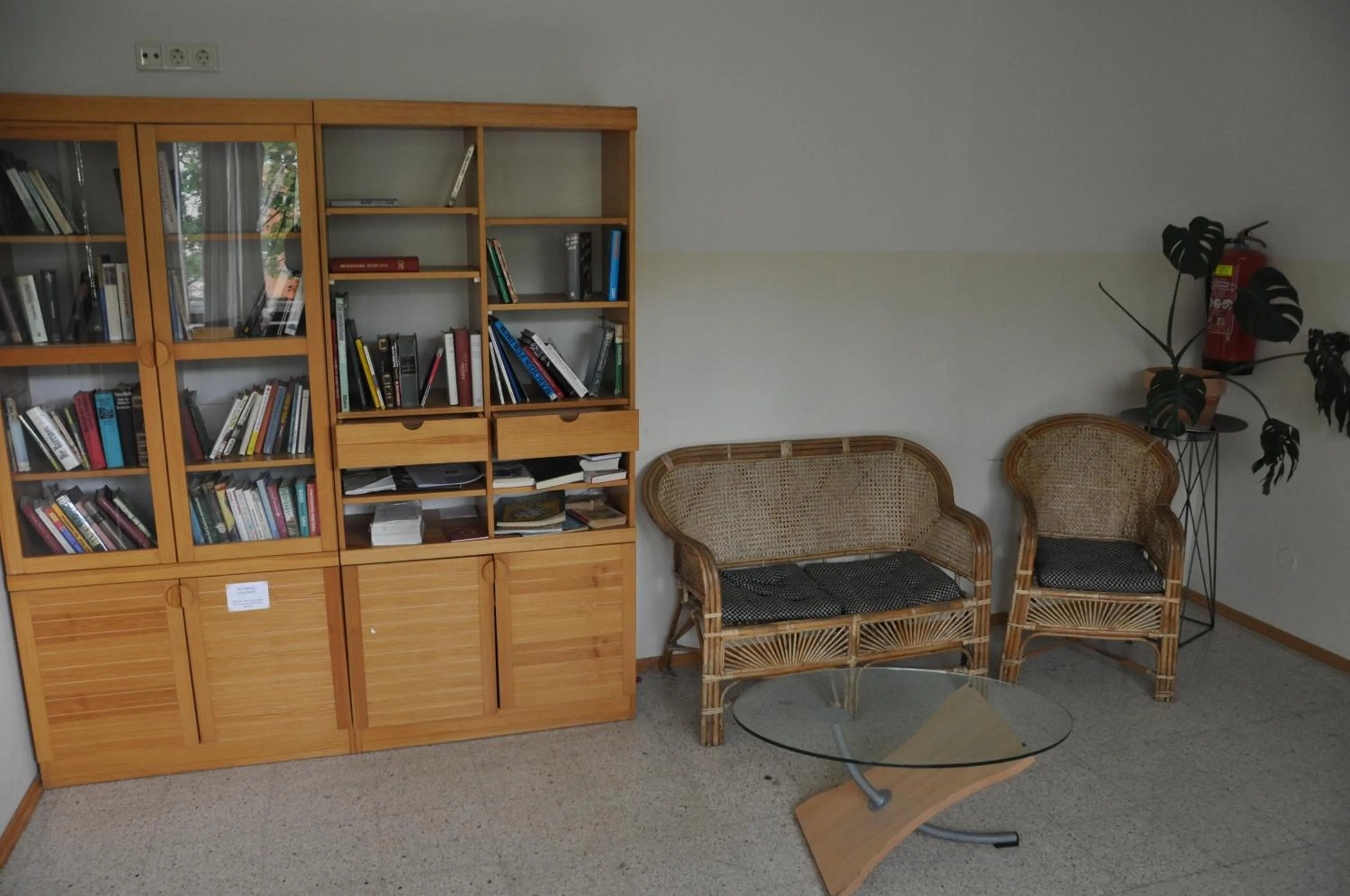 Library in Eduard-Heinrich-Haus, Hostel