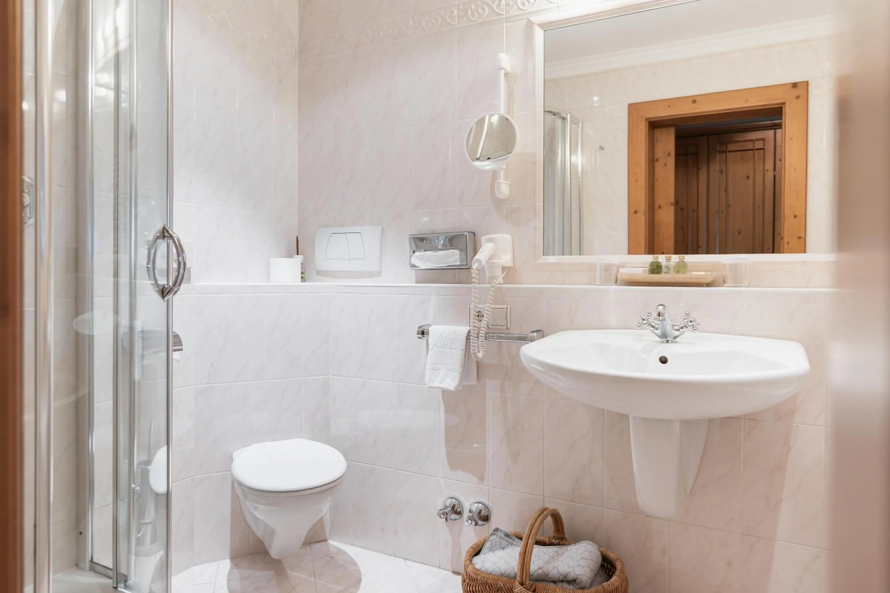 Photo of the whole room in Hotel Starkenberg