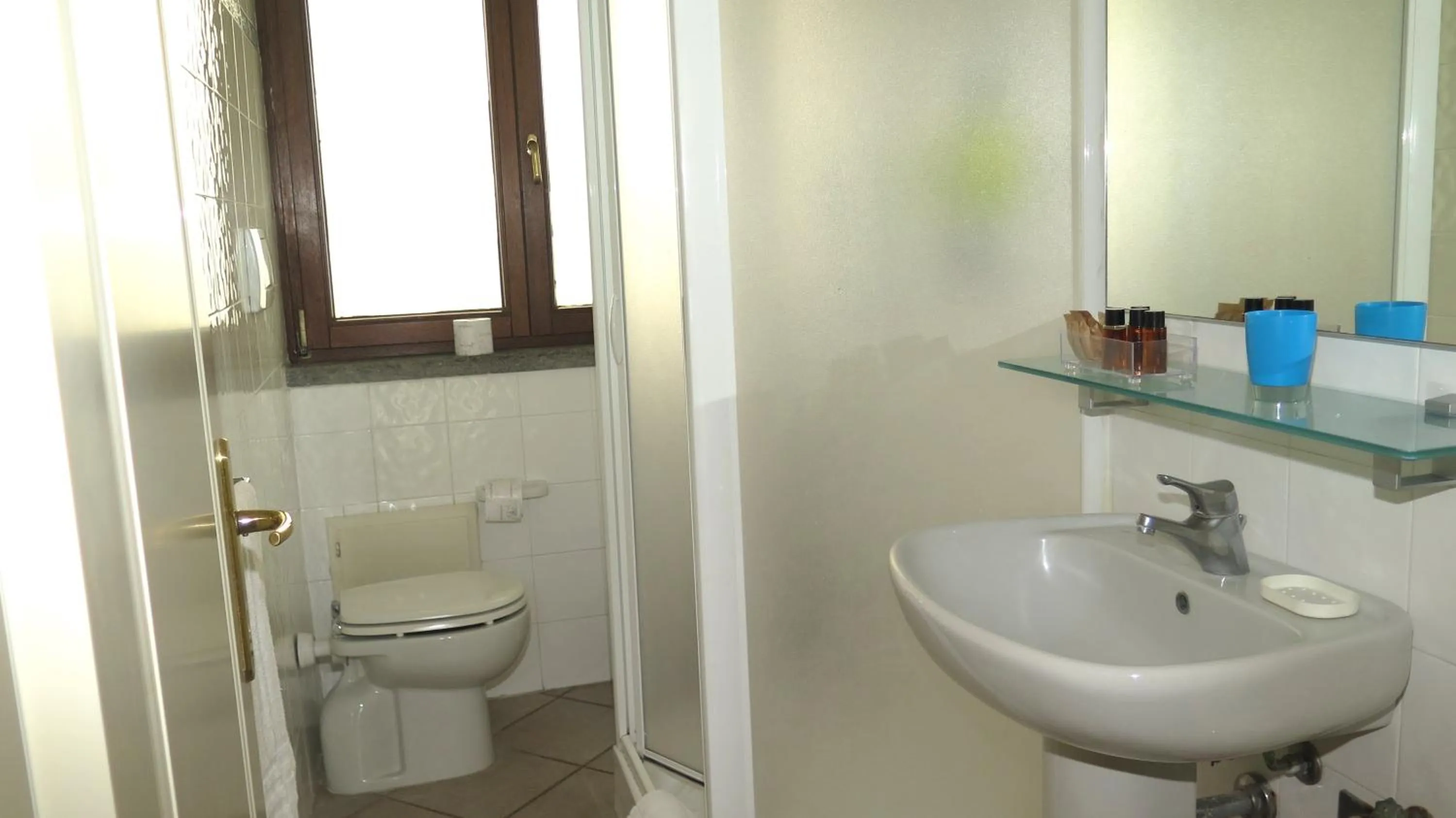 Bathroom in Residenza Turistico Alberghiera Corallo