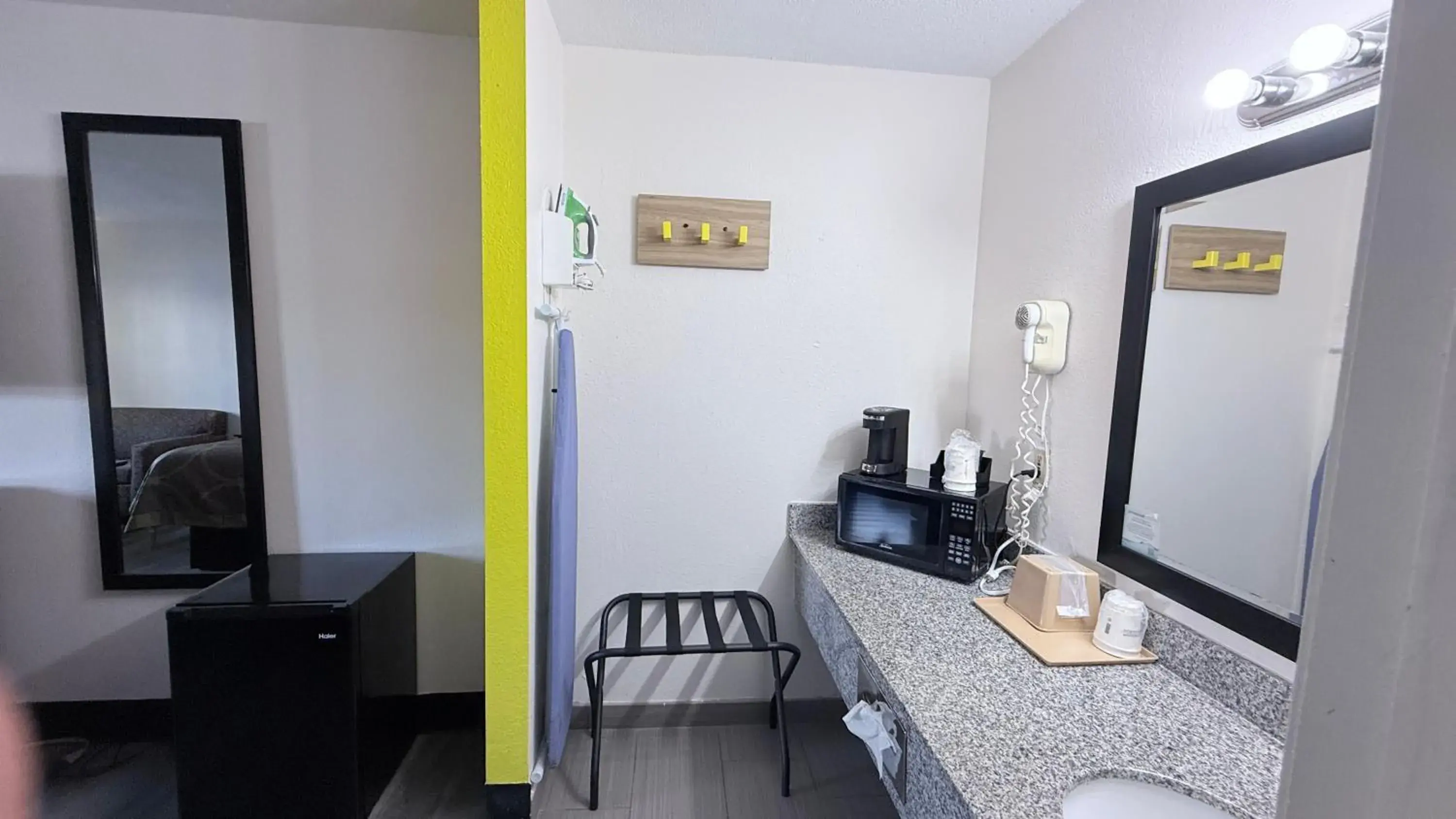 King Room - Non-Smoking in Super 8 by Wyndham Monticello AR King Room - Non-Smoking in Super 8 by Wyndham Monticello AR