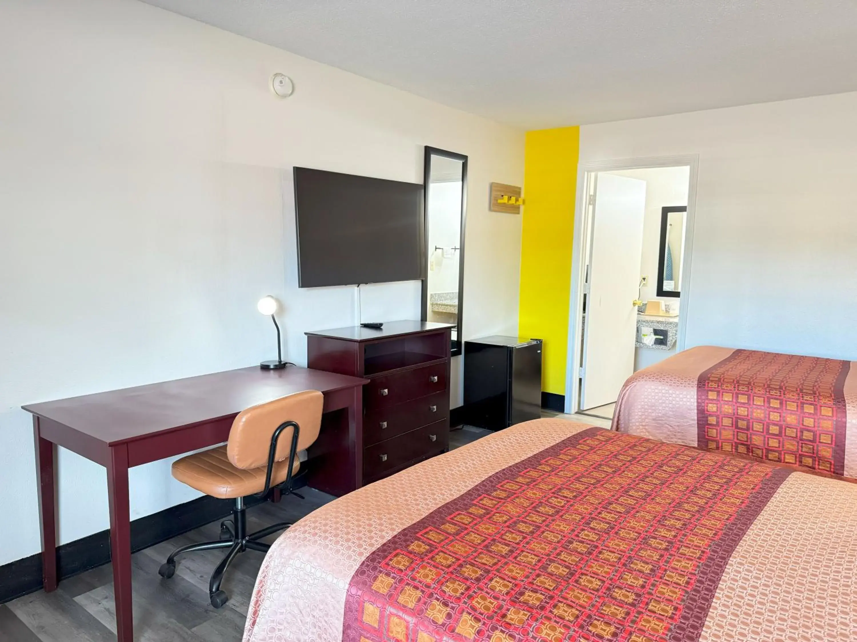 Double Room with Two Double Beds - Smoking in Super 8 by Wyndham Monticello AR Double Room with Two Double Beds - Smoking in Super 8 by Wyndham Monticello AR
