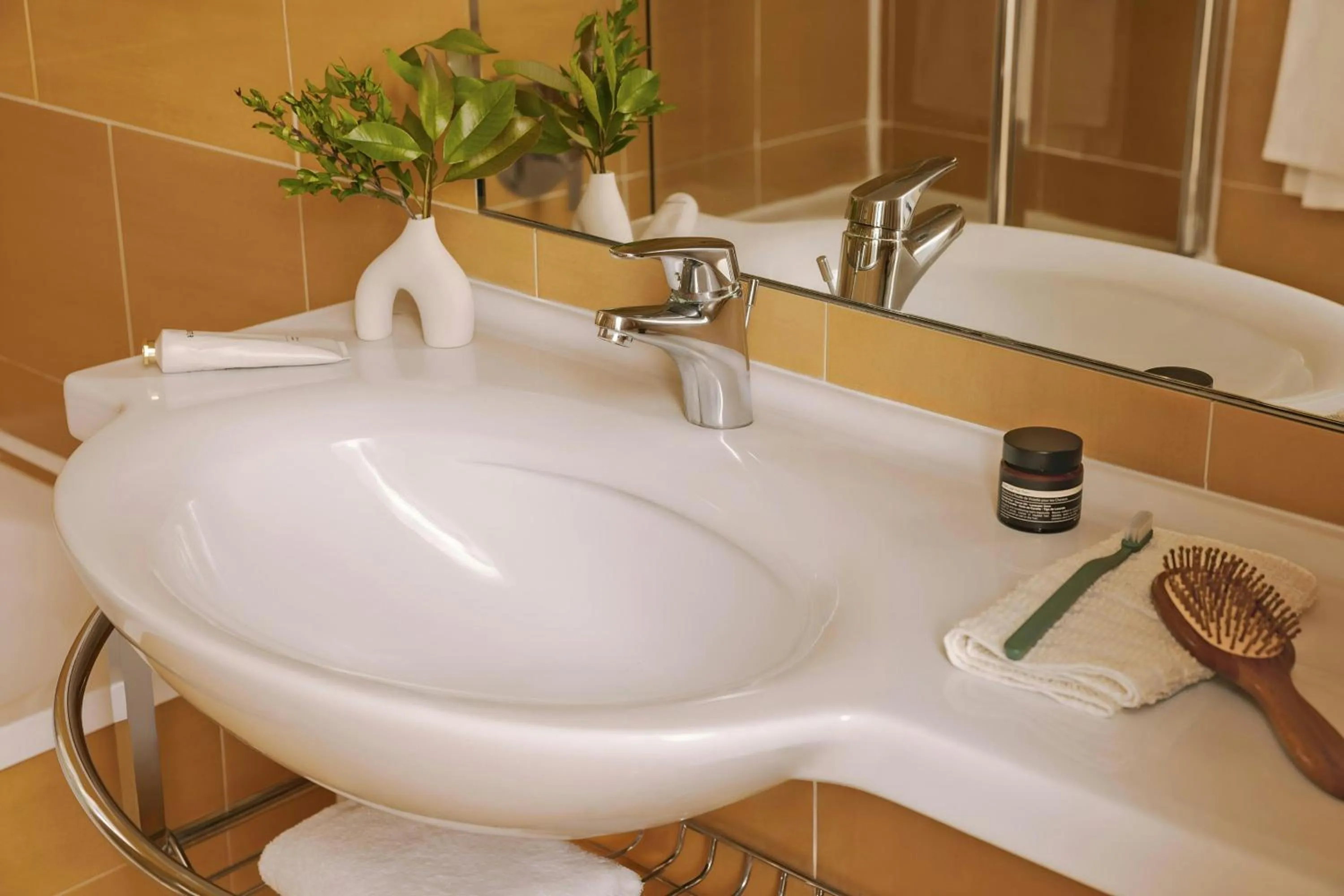 Bathroom in Missori Hotel Piazza Missori, Sonder by Marriott Bonvoy