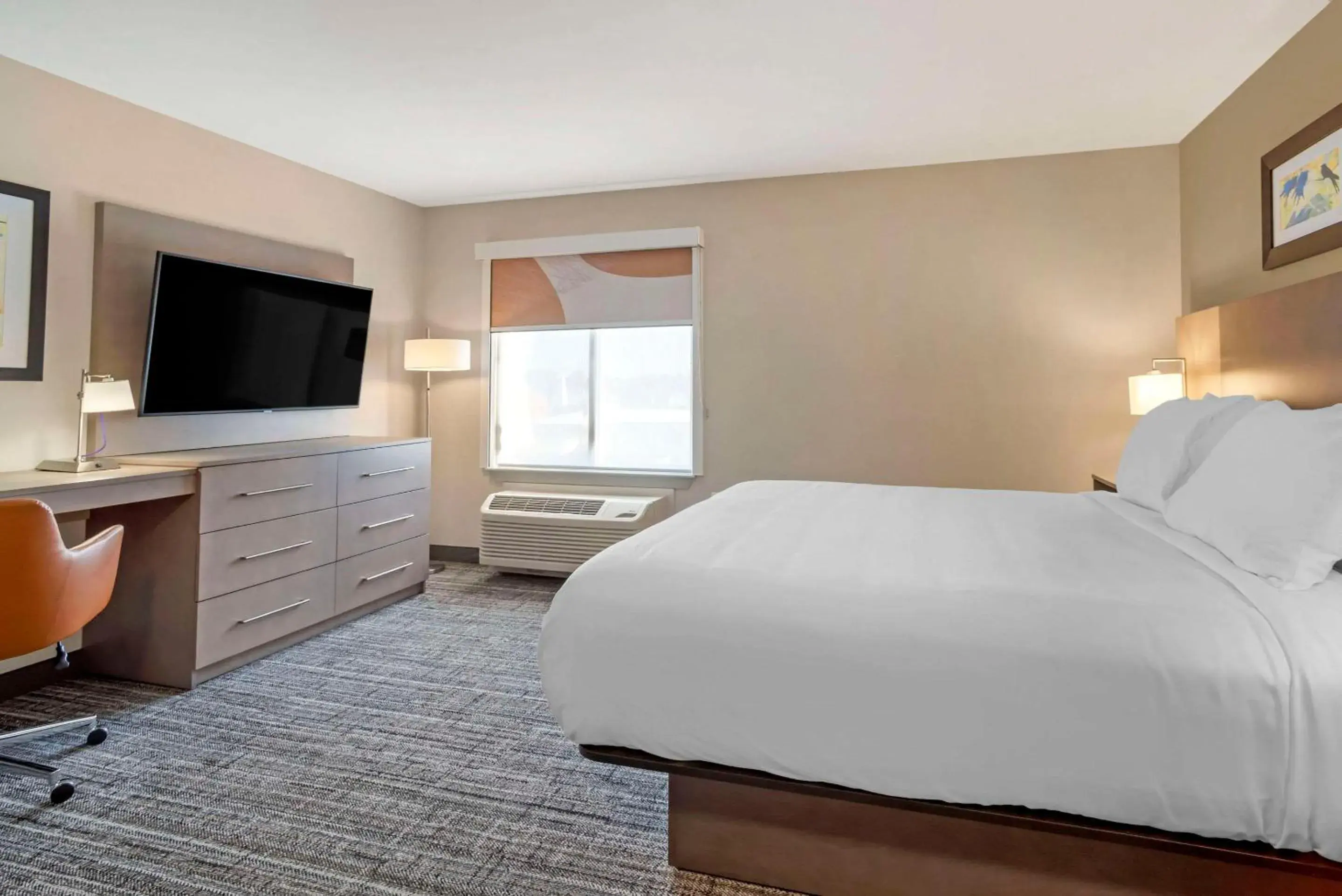 Bedroom, Bed in The Inn at Leonardtown, an Ascend Collection Hotel Bedroom, Bed in The Inn at Leonardtown, an Ascend Collection Hotel