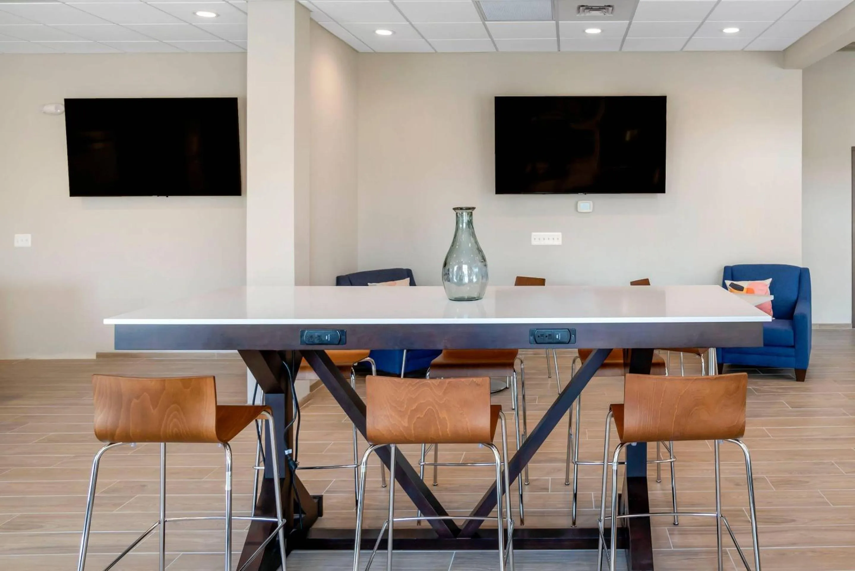 Lobby or reception in The Inn at Leonardtown, an Ascend Collection Hotel