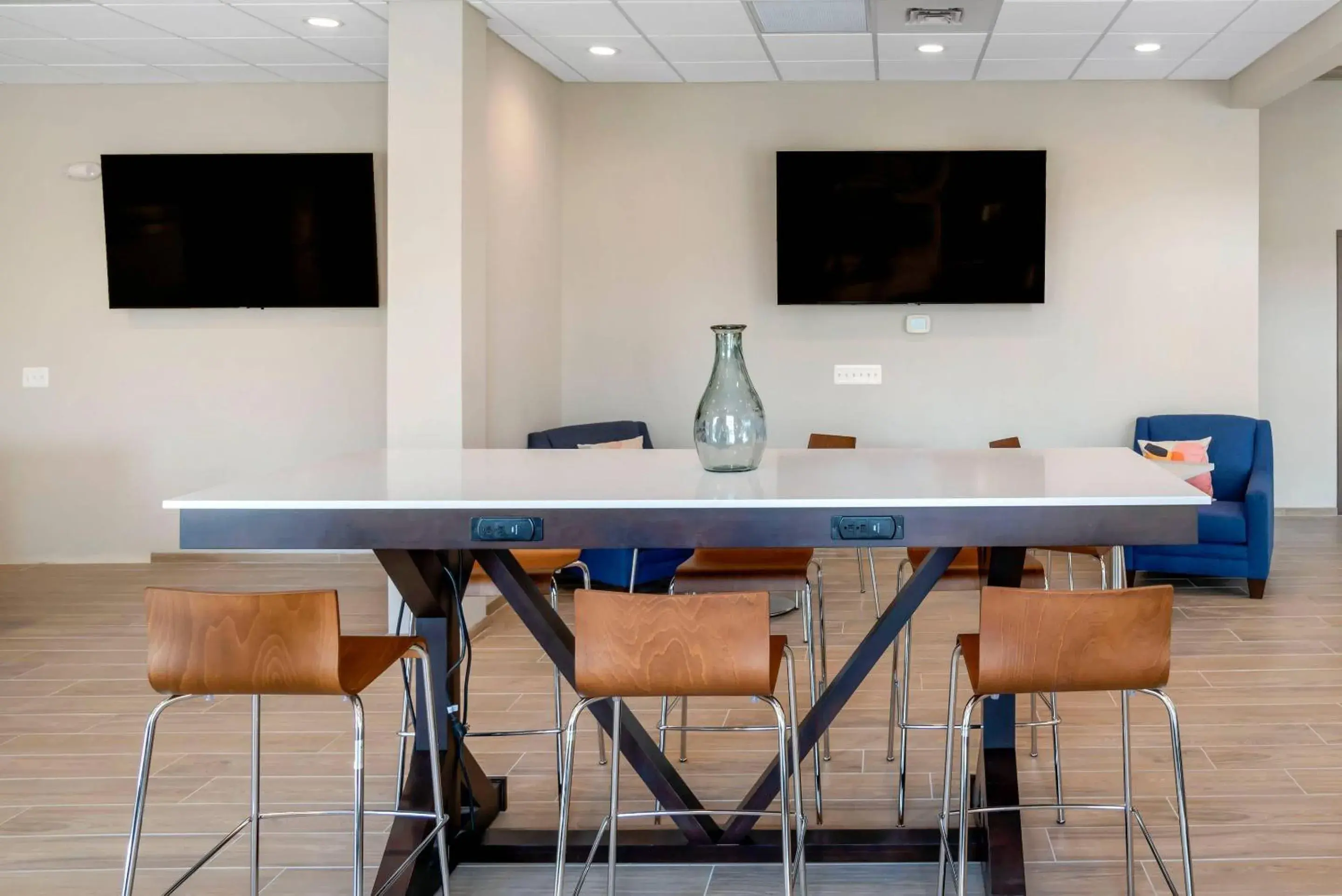 Lobby or reception in The Inn at Leonardtown, an Ascend Collection Hotel Lobby or reception in The Inn at Leonardtown, an Ascend Collection Hotel