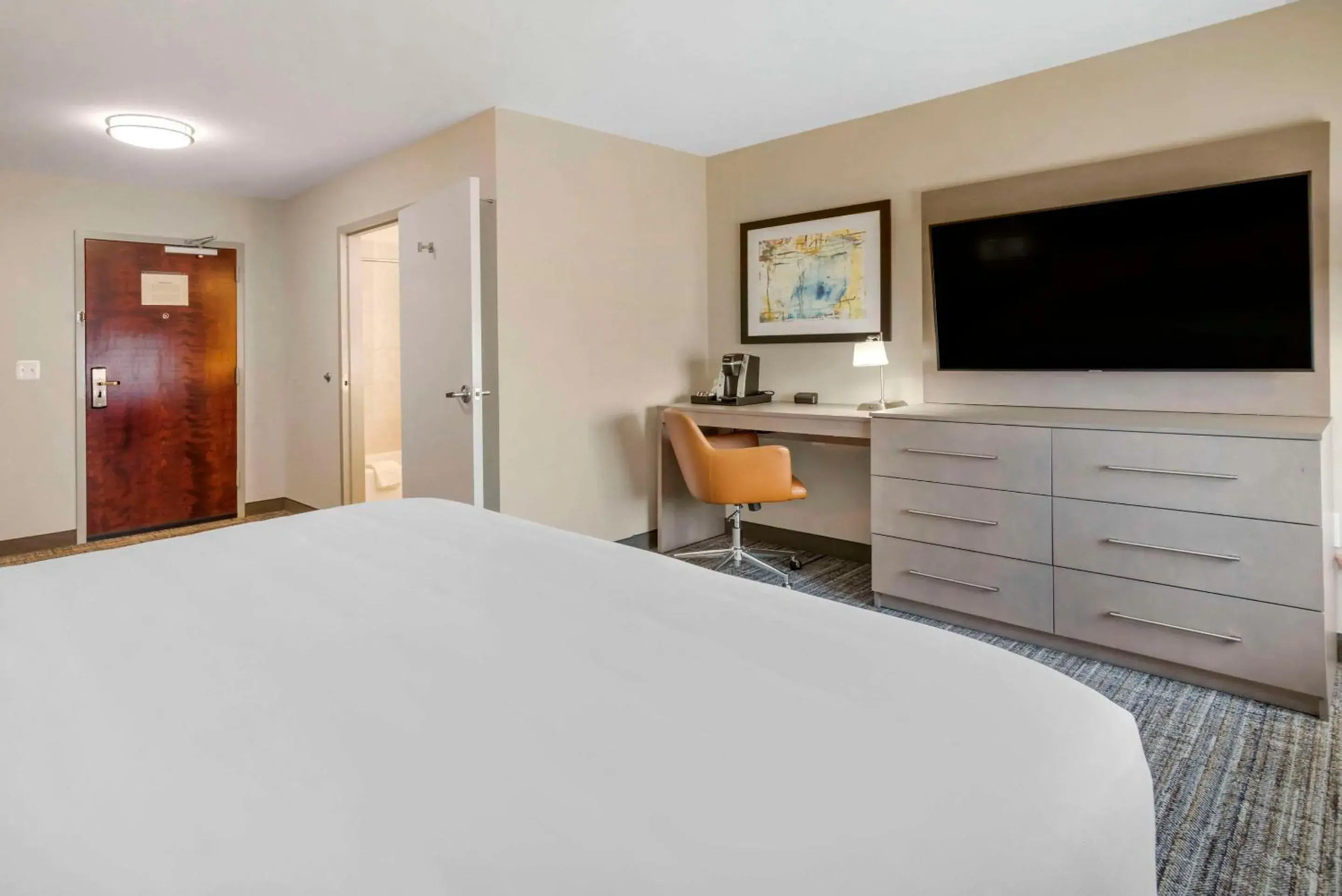 Bedroom, Bed in The Inn at Leonardtown, an Ascend Collection Hotel Bedroom, Bed in The Inn at Leonardtown, an Ascend Collection Hotel