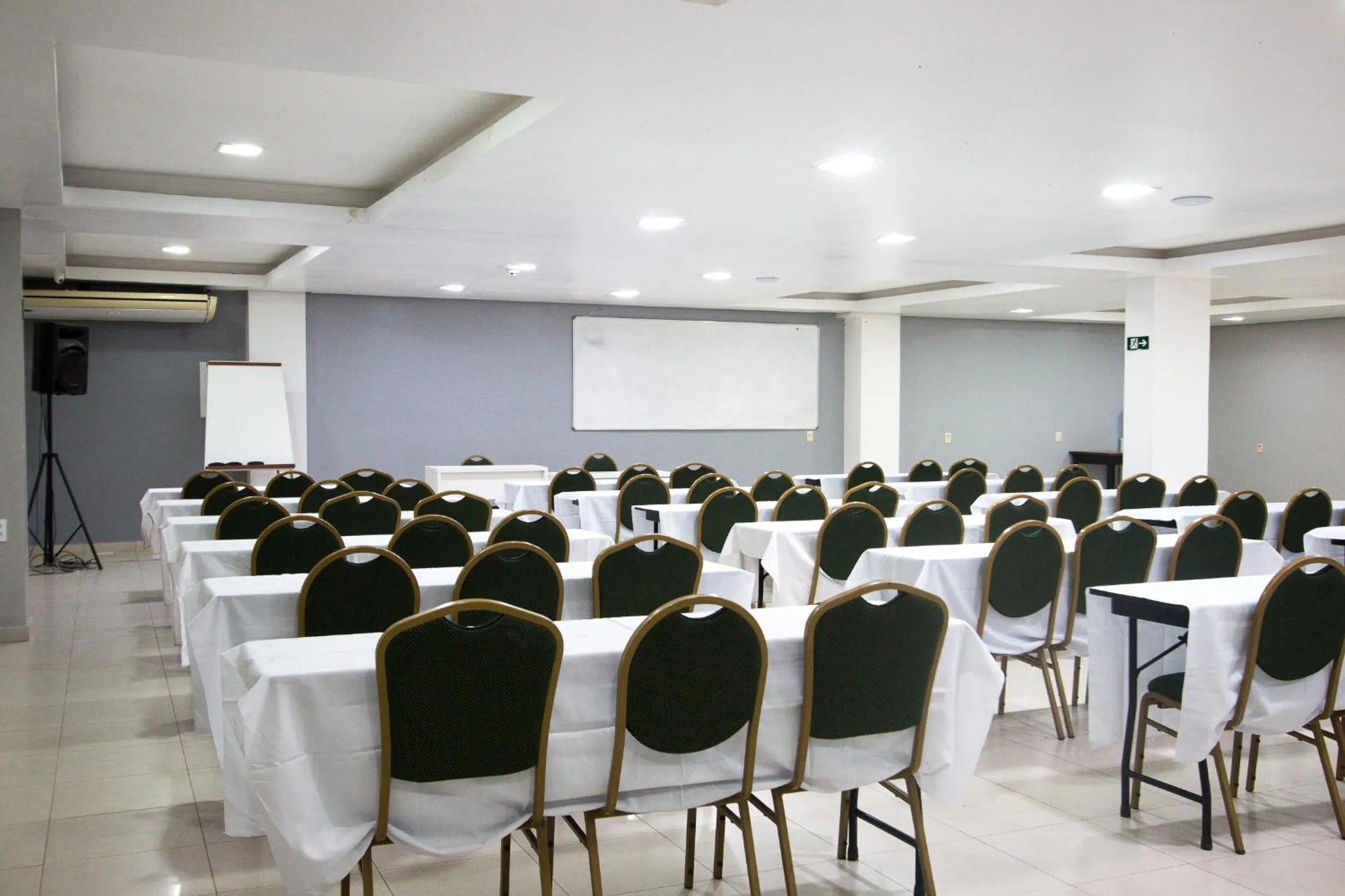 Business facilities in Golden Ville Hotel