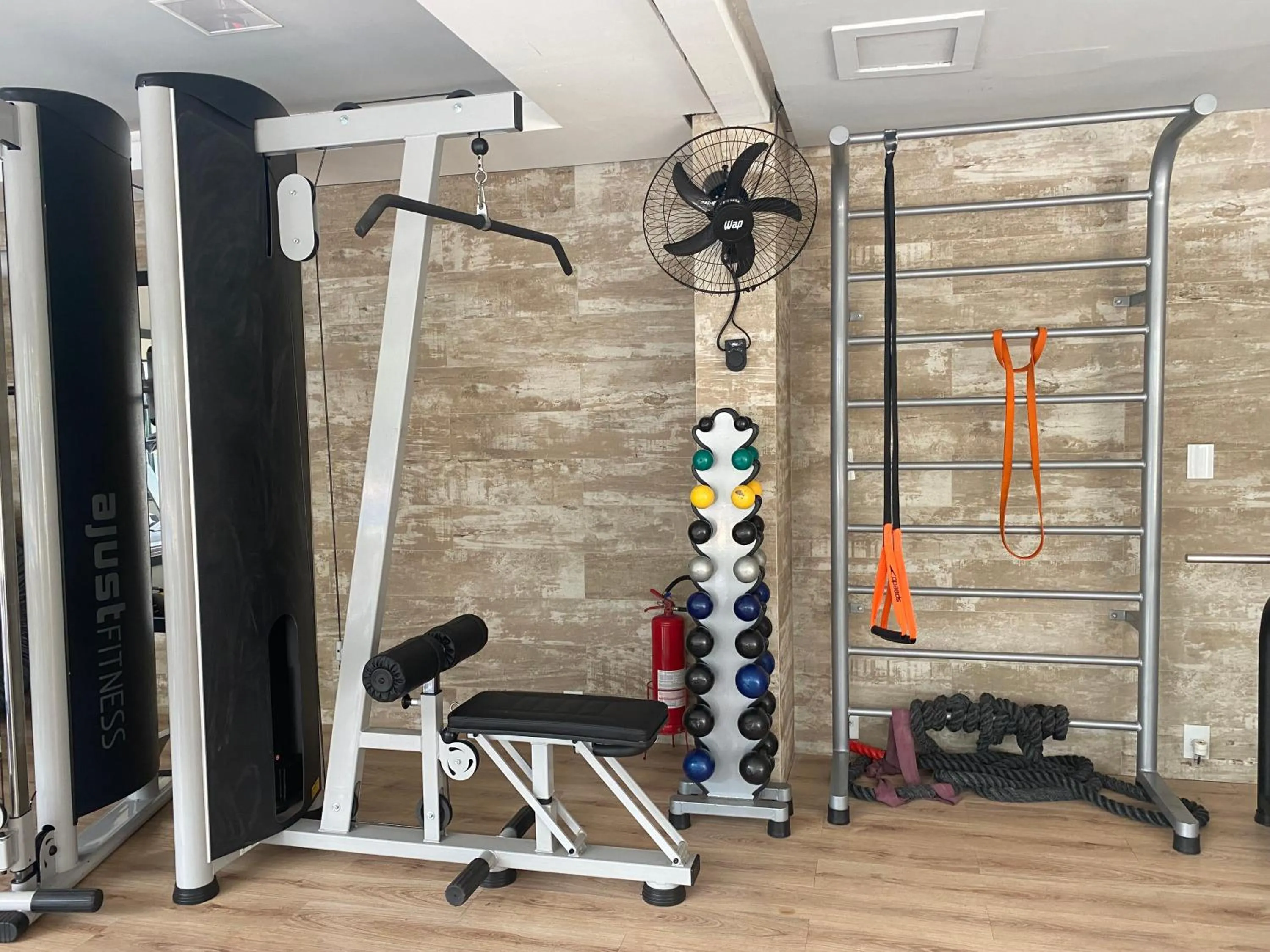 Fitness centre/facilities in Golden Ville Hotel