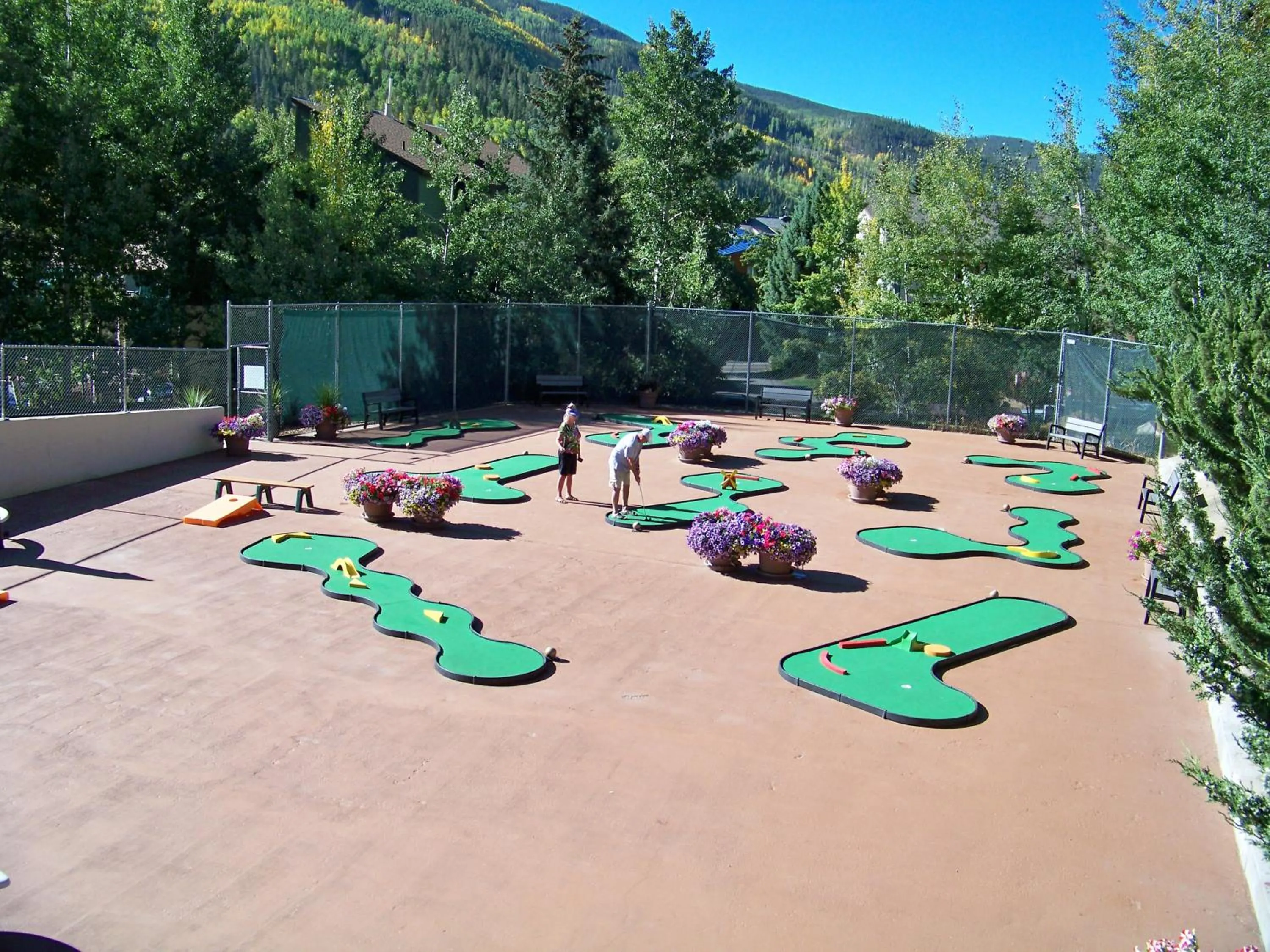 Minigolf in Sandstone Creek Club Condominiums