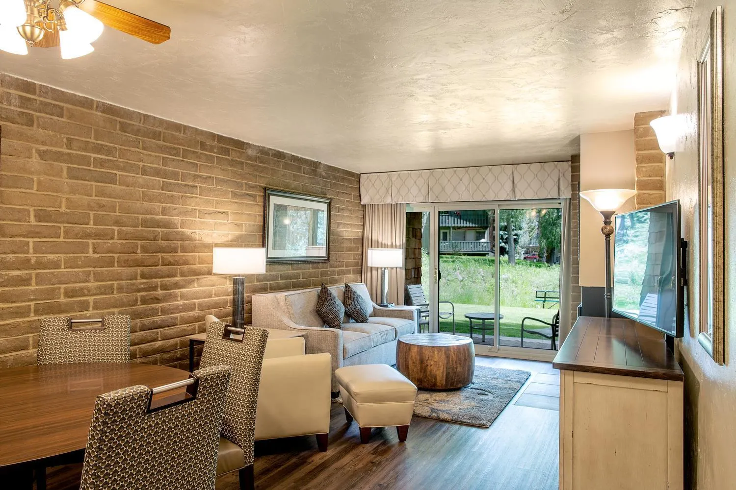 Living room in Sandstone Creek Club Condominiums