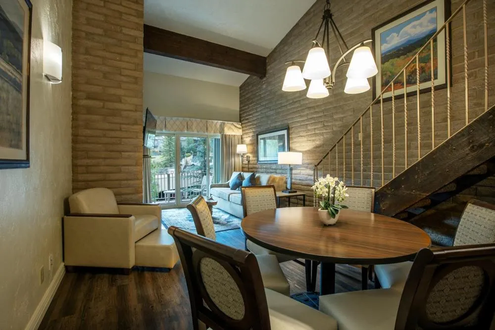 Sandstone Creek Club Condominiums