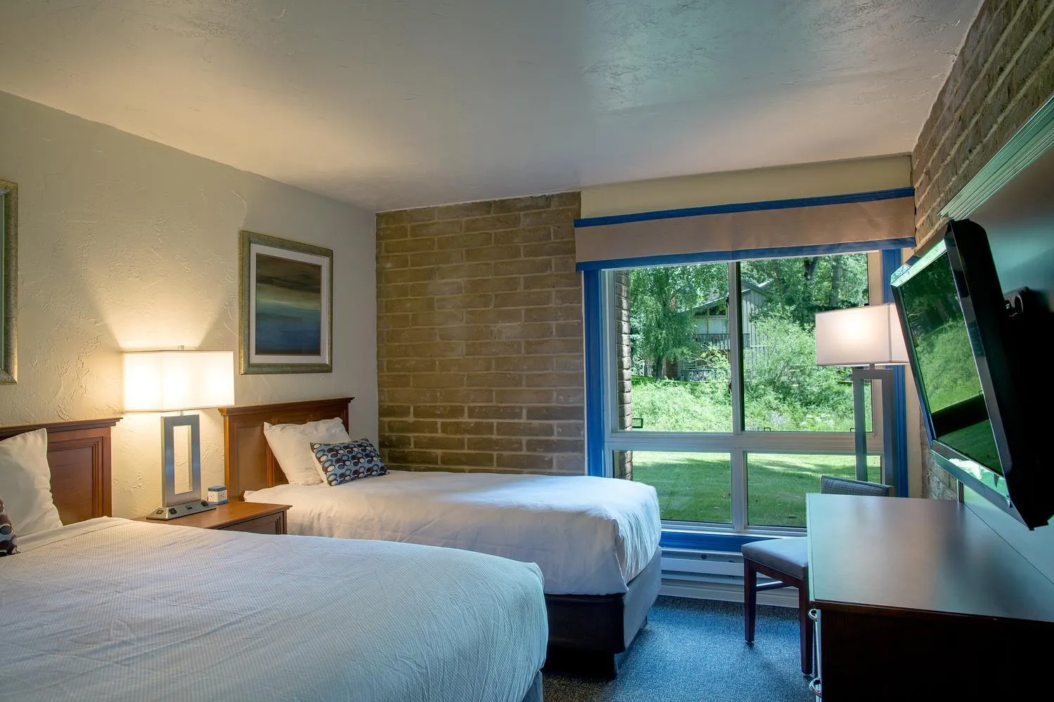 Bedroom, Bed in Sandstone Creek Club Condominiums