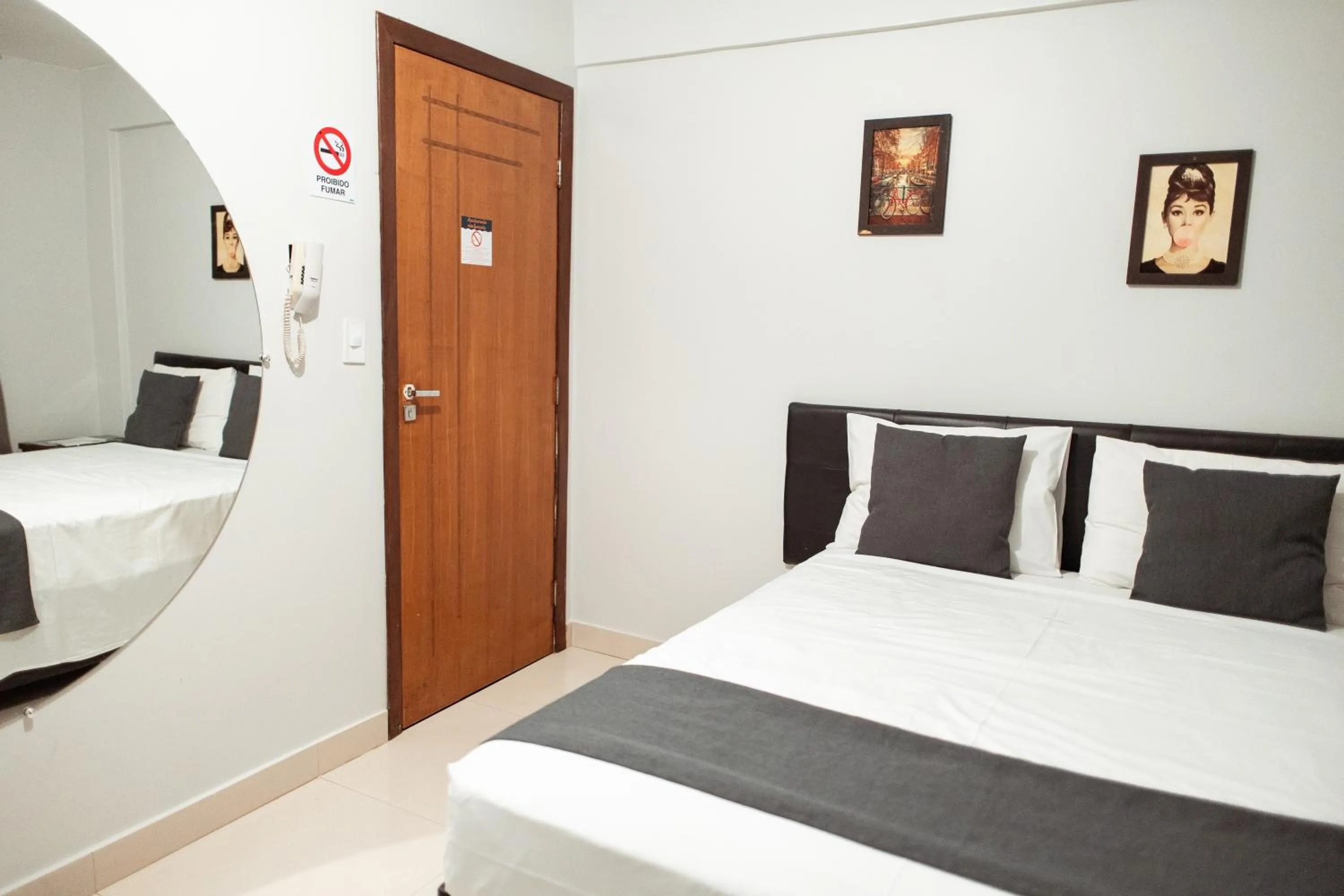 Bedroom, Bed in Paris Hotel by H Hotéis - Business