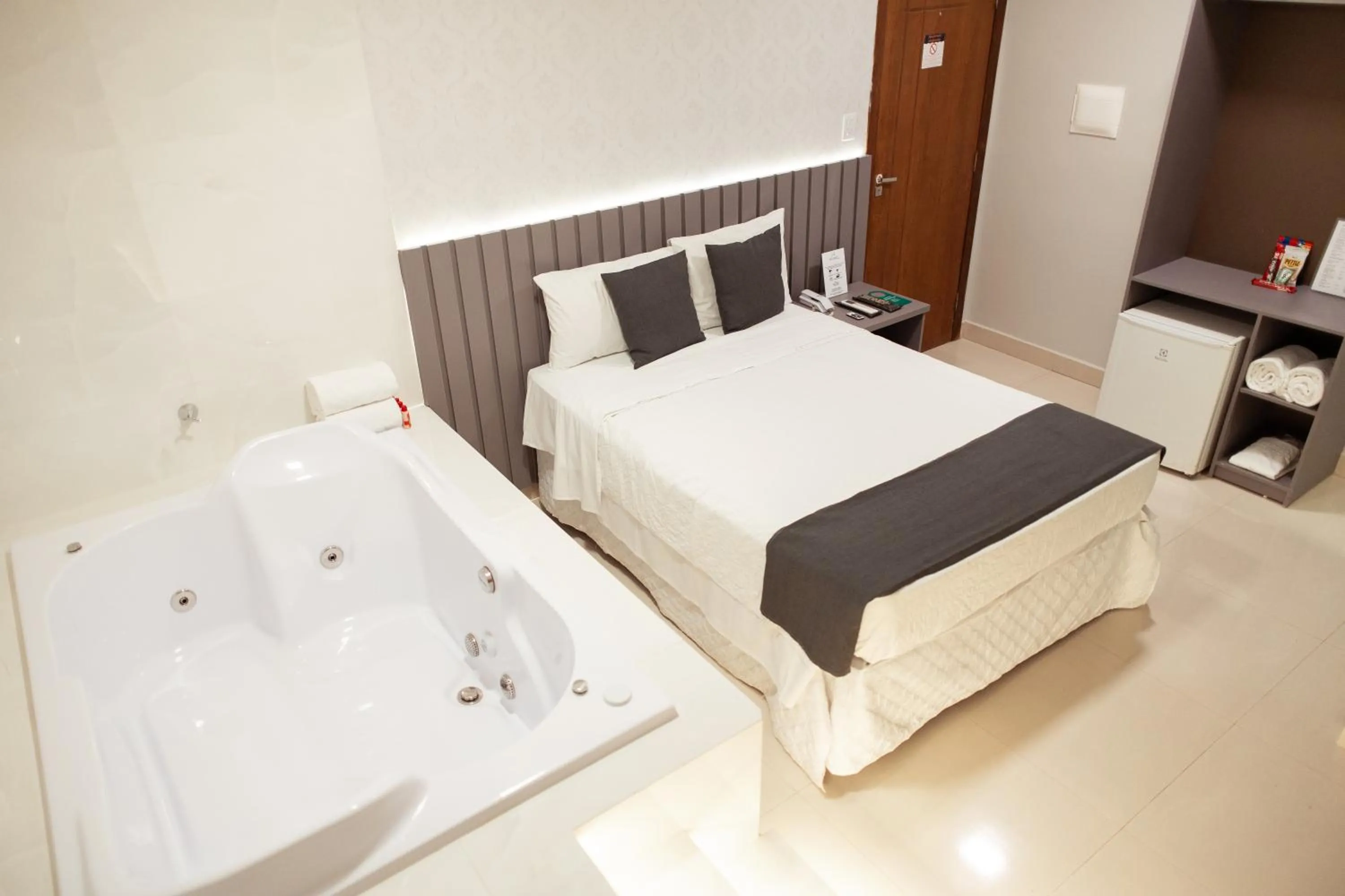 Bedroom, Bed in Paris Hotel by H Hotéis - Business