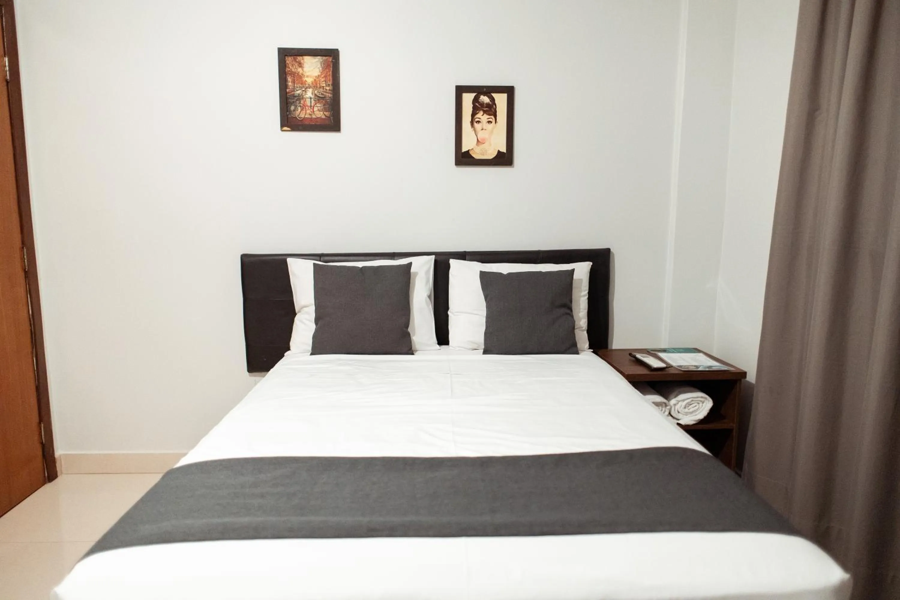 Bedroom, Bed in Paris Hotel by H Hotéis - Business