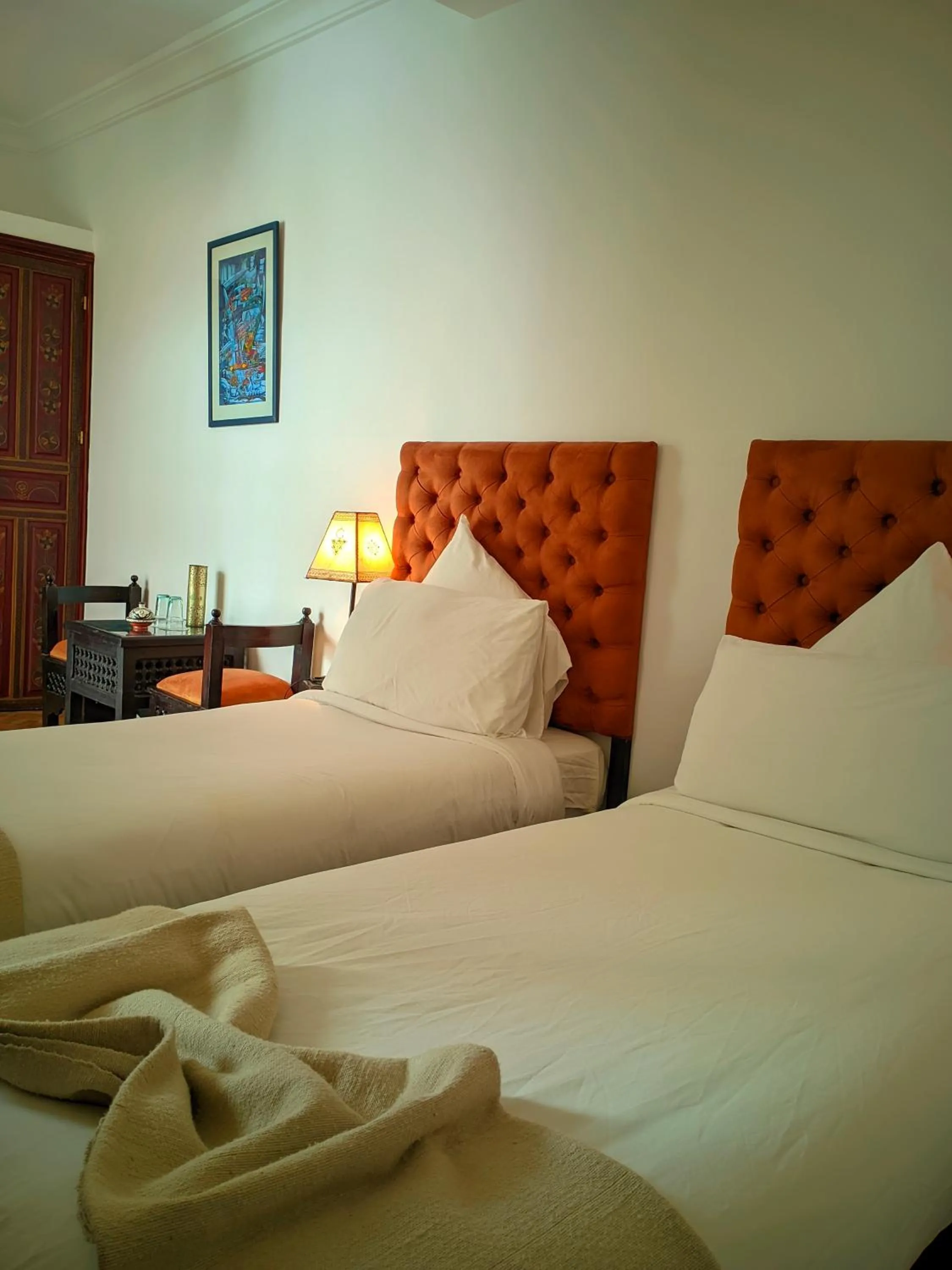 Fouzia Twin Room  - single occupancy in La Fontaine Bleue
