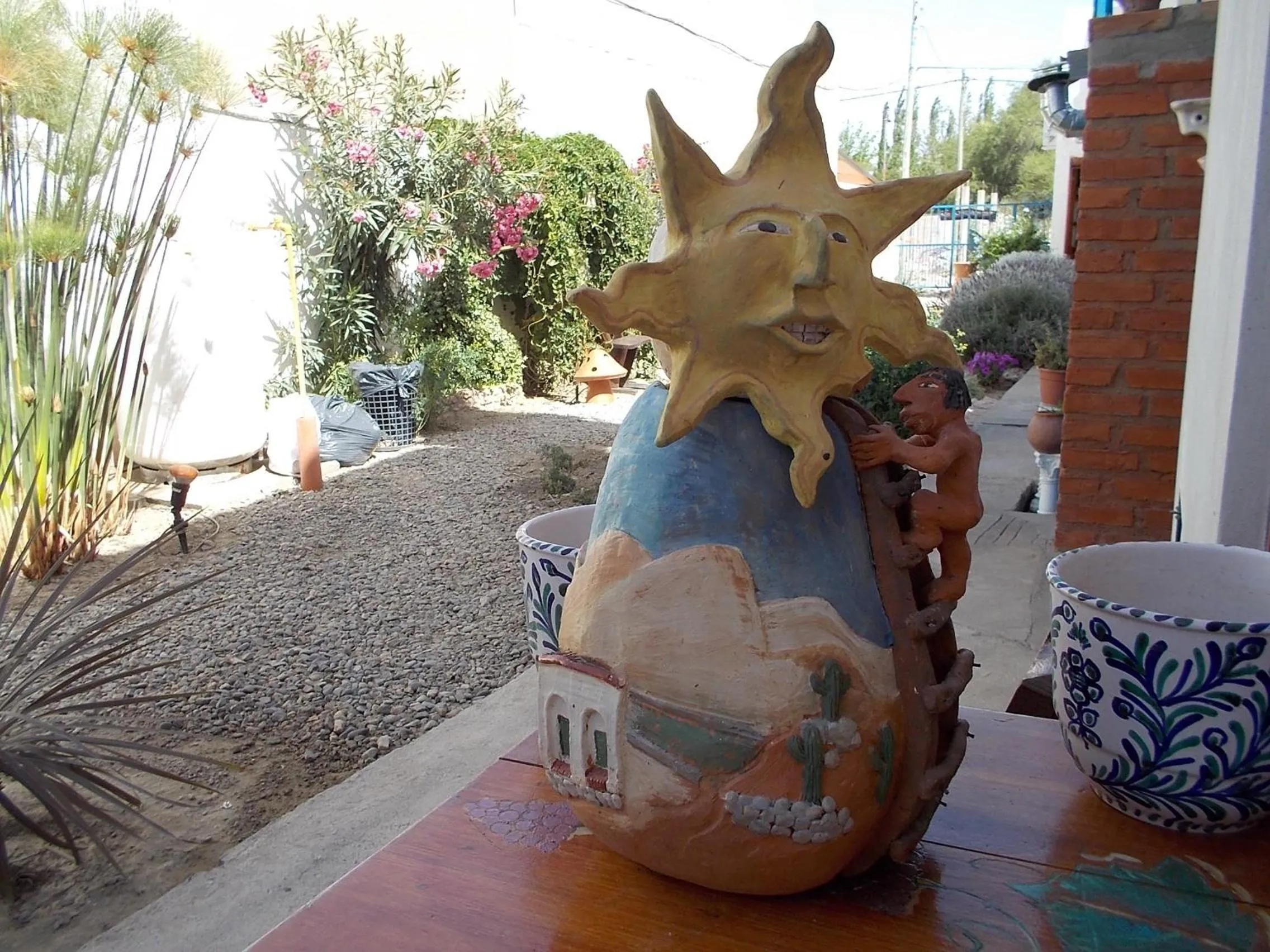 Decorative detail in Divina Presencia
