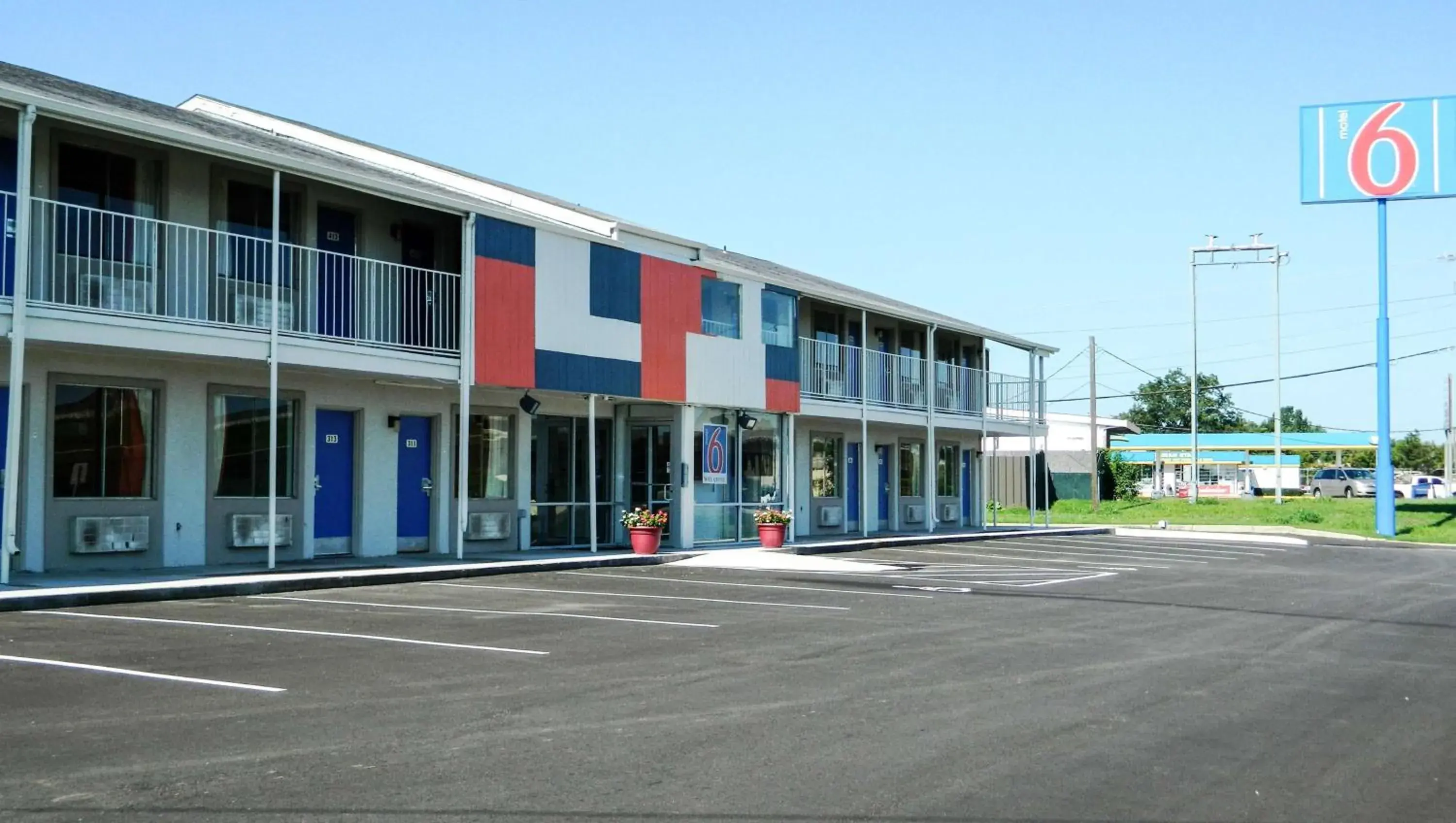 Property Building in Motel 6-Oklahoma City, OK - Airport East
