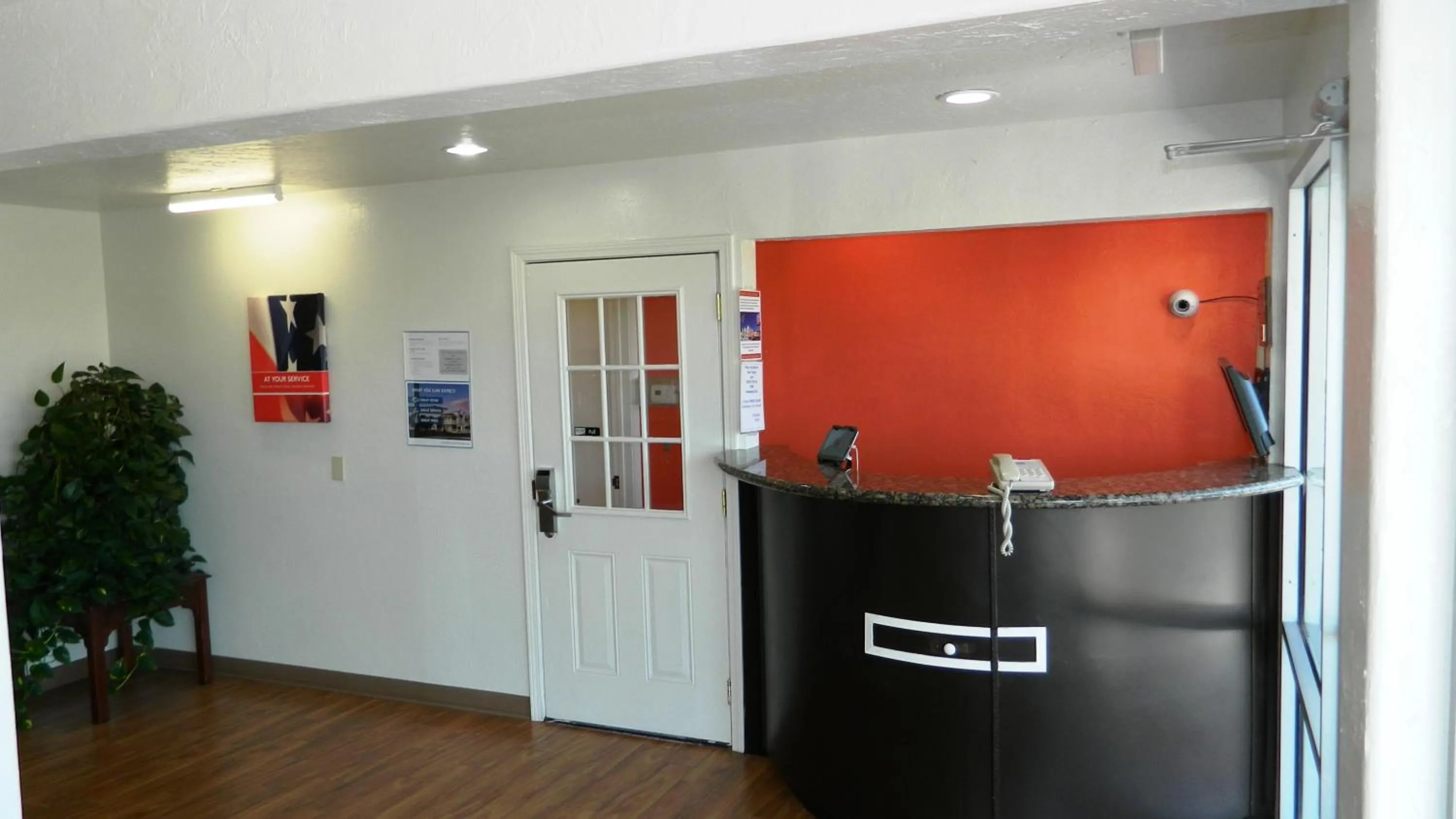Lobby or reception in Motel 6-Oklahoma City, OK - Airport East
