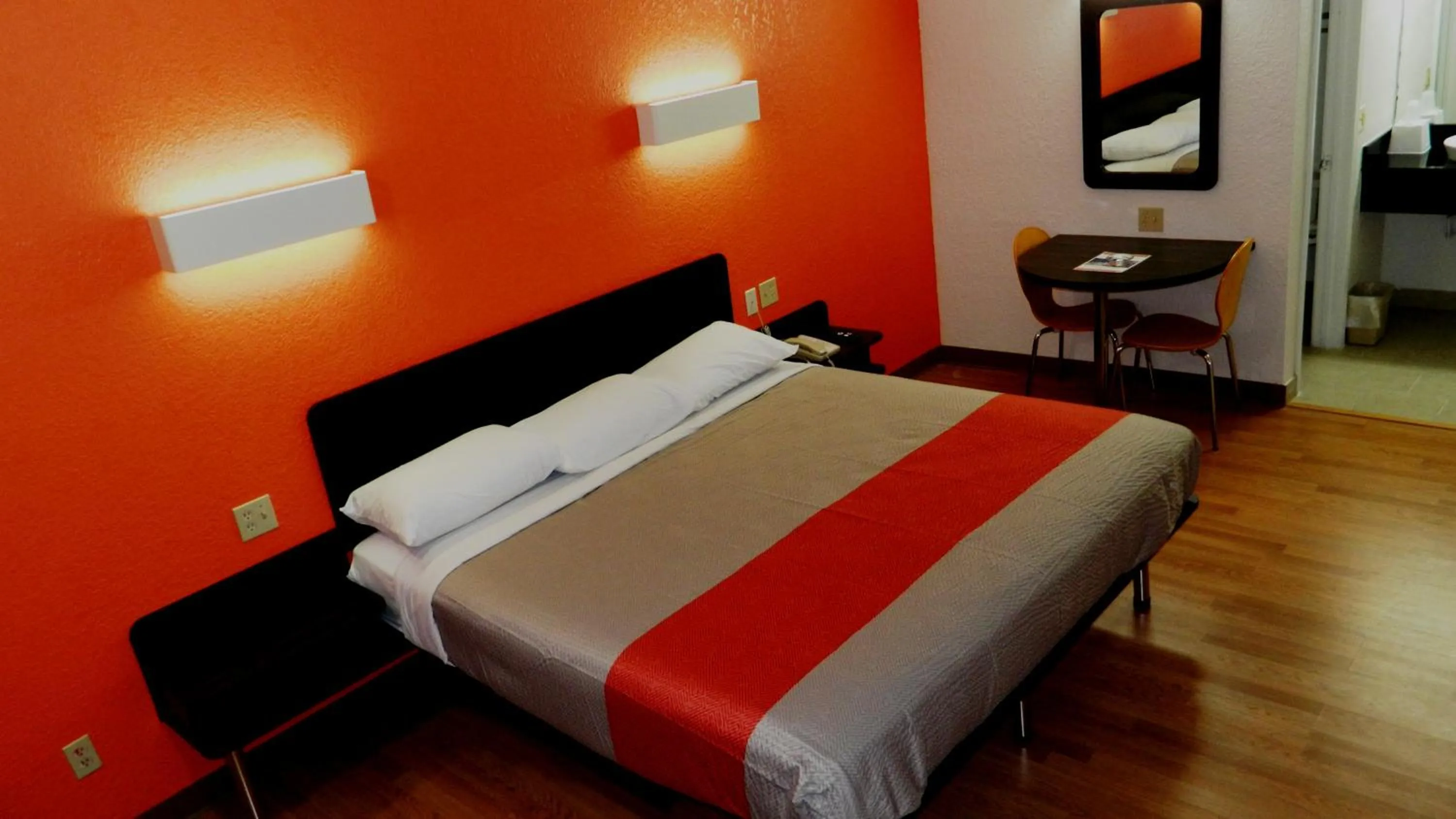 Bed in Motel 6-Oklahoma City, OK - Airport East