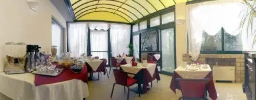 Restaurant/places to eat in Hotel I' Fiorino