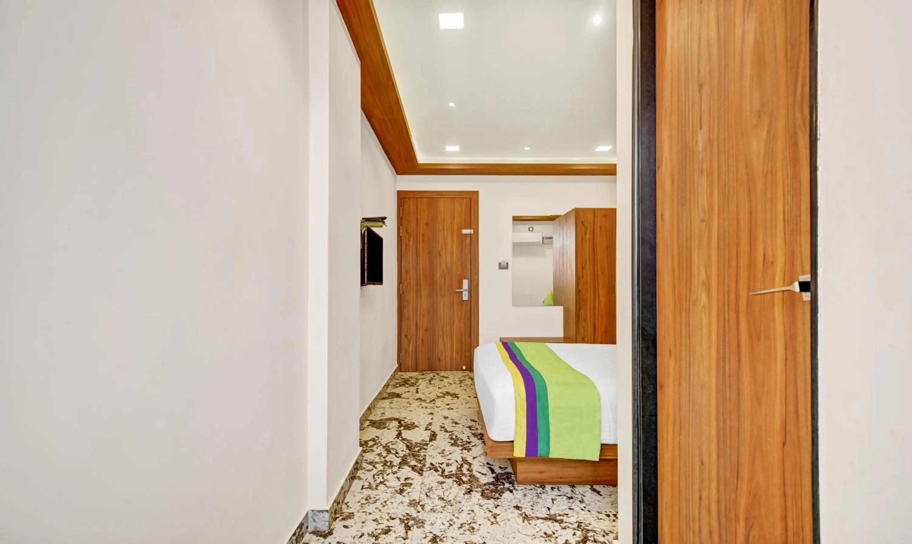 Bedroom, Bed in Itsy Hotels Shrey'S Inn Mallandur Road