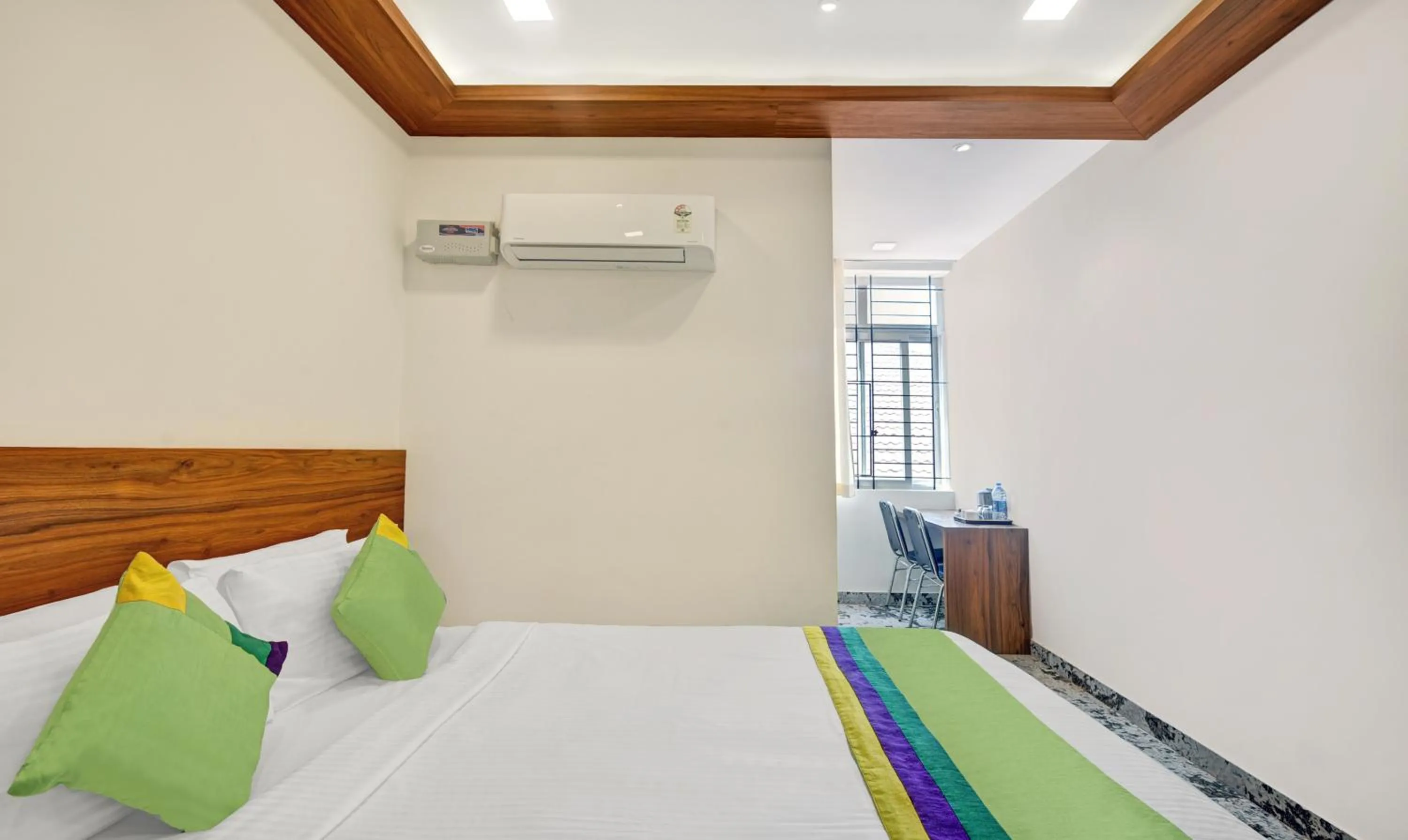 Bedroom, Bed in Itsy Hotels Shrey'S Inn Mallandur Road