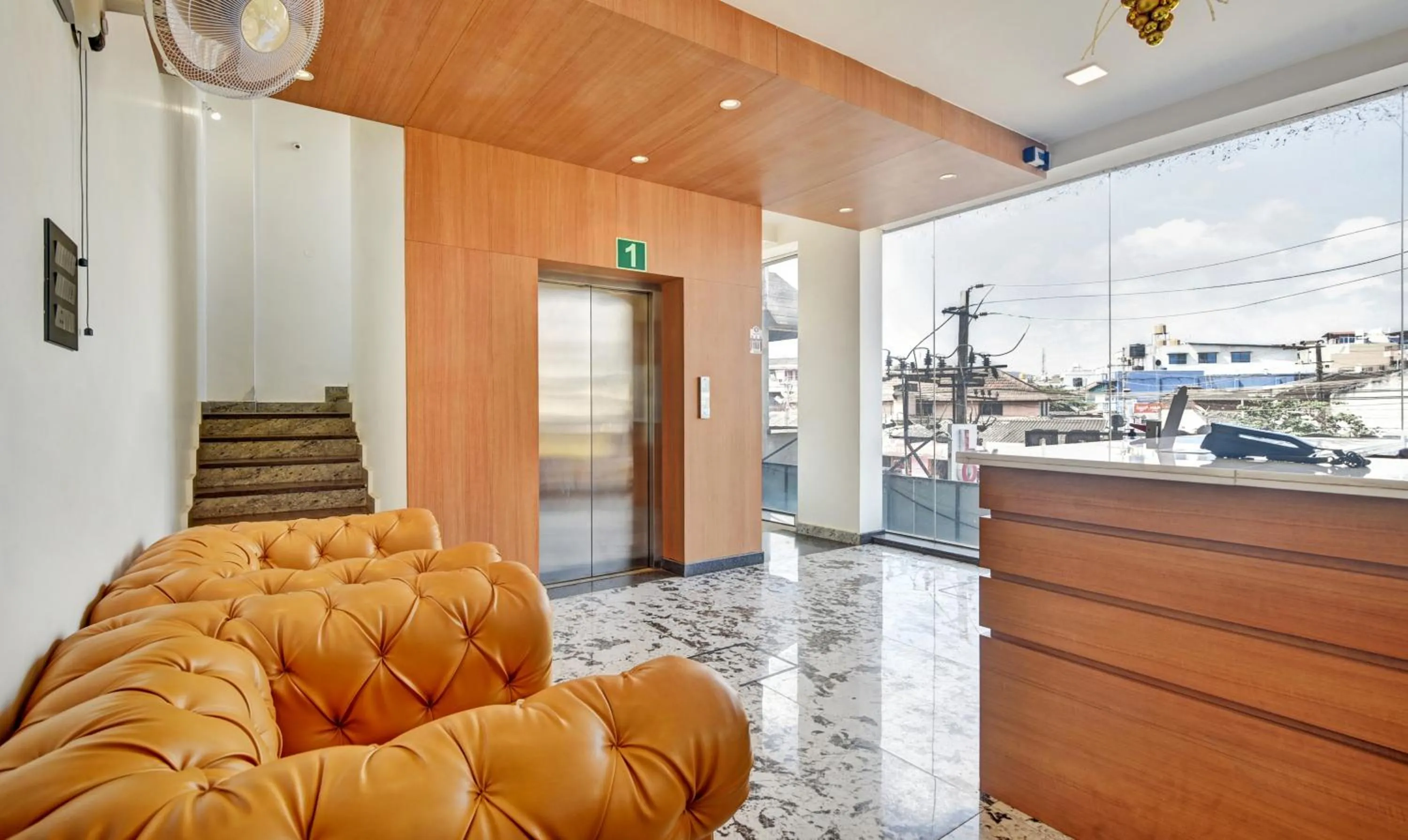 Seating area in Itsy Hotels Shrey'S Inn Mallandur Road
