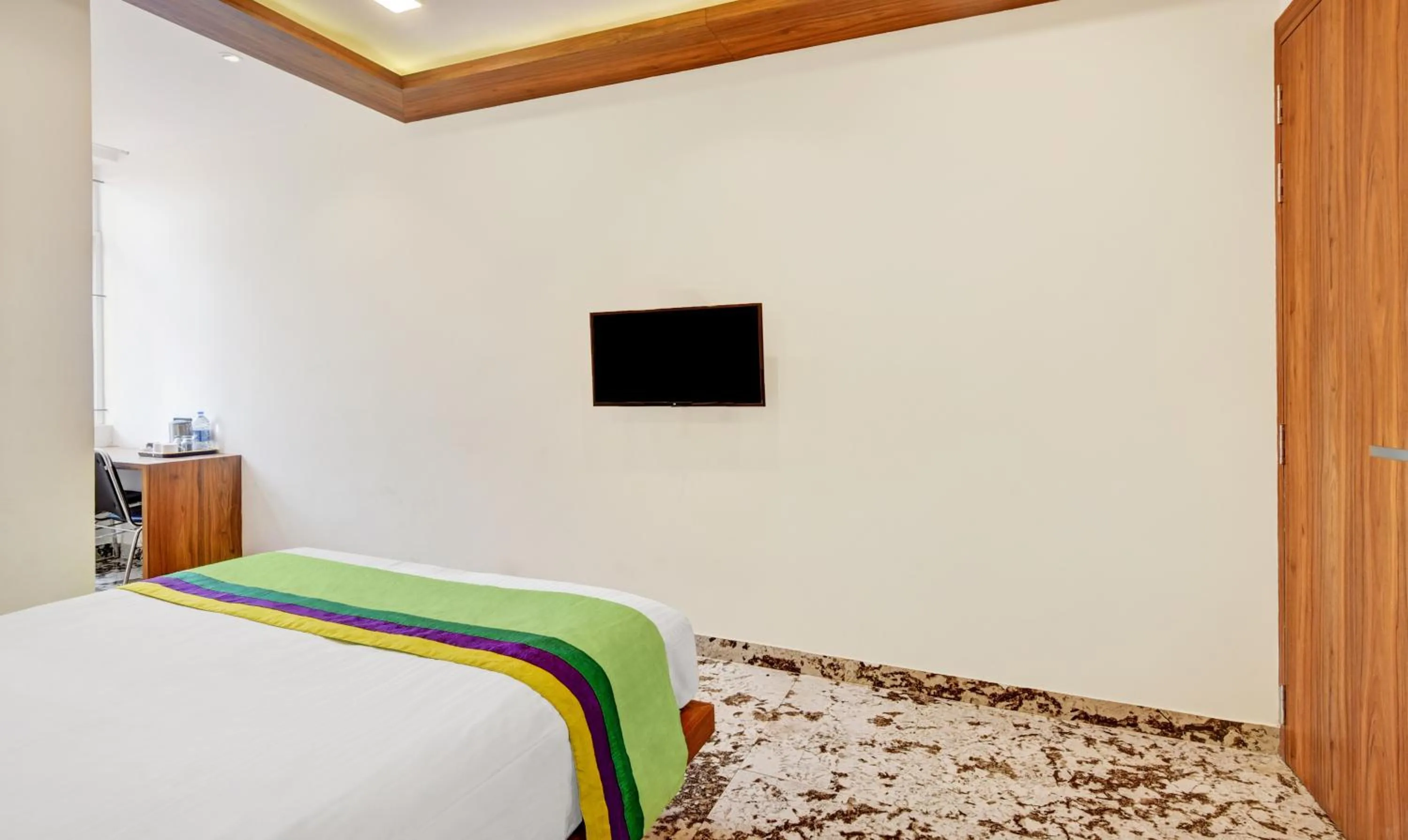 Bedroom, Bed in Itsy Hotels Shrey'S Inn Mallandur Road