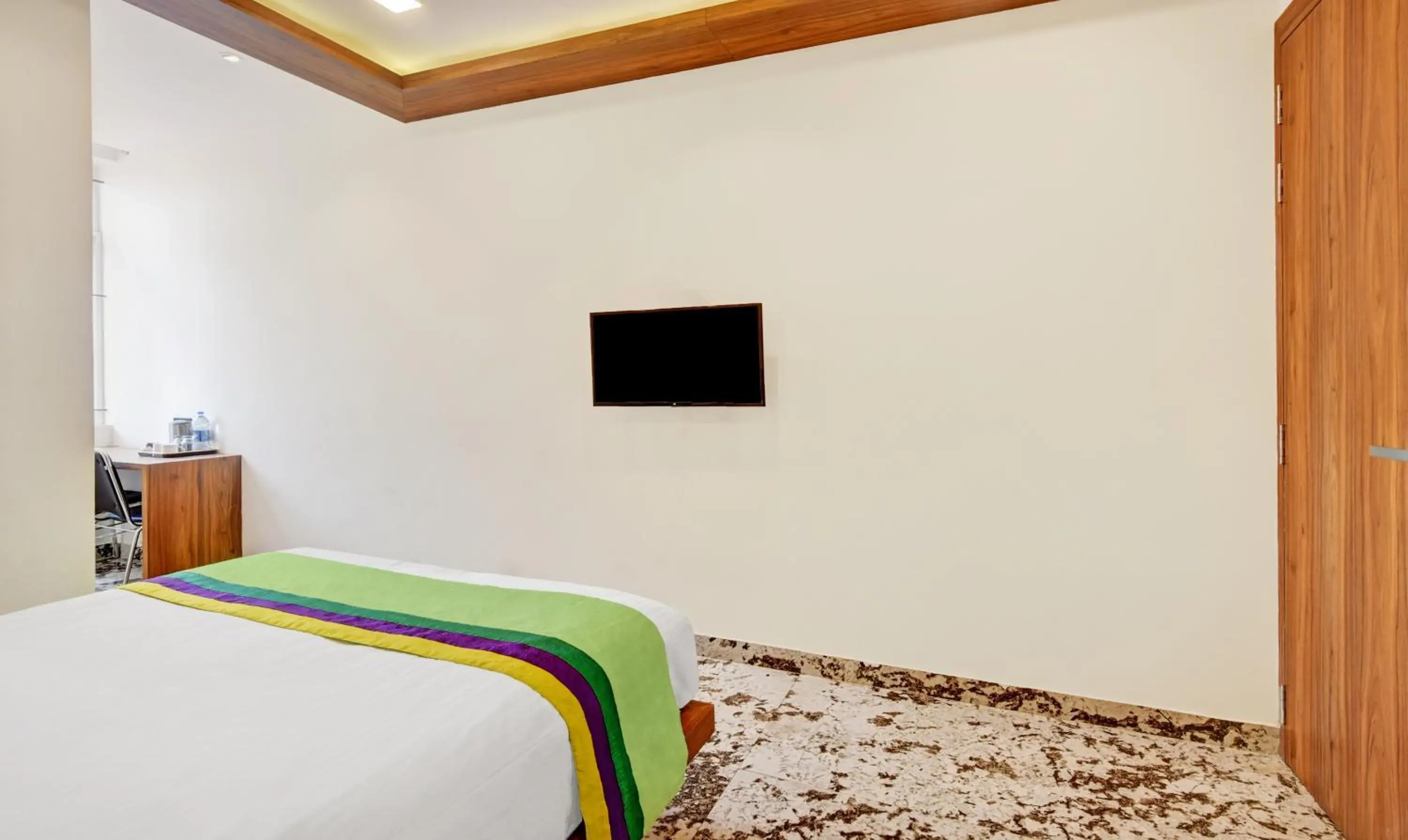 Bedroom, Bed in Itsy Hotels Shrey'S Inn Mallandur Road Bedroom, Bed in Itsy Hotels Shrey'S Inn Mallandur Road