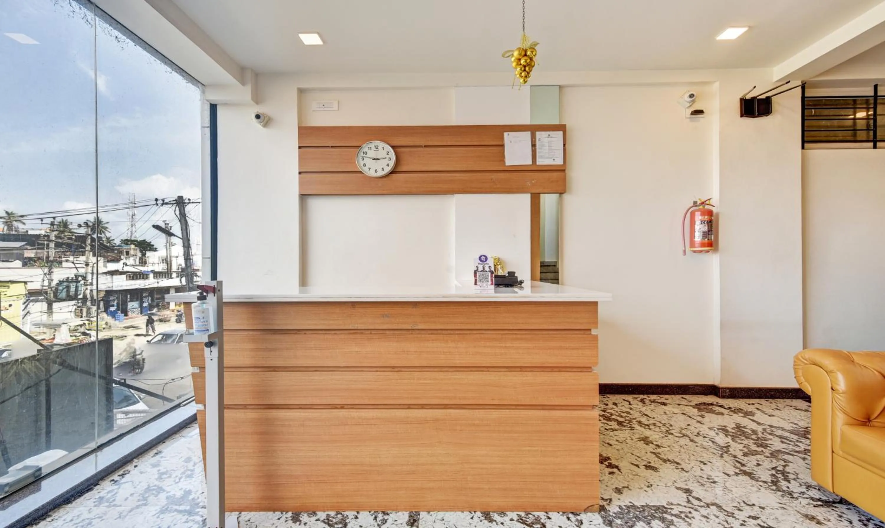 Lobby or reception in Itsy Hotels Shrey'S Inn Mallandur Road