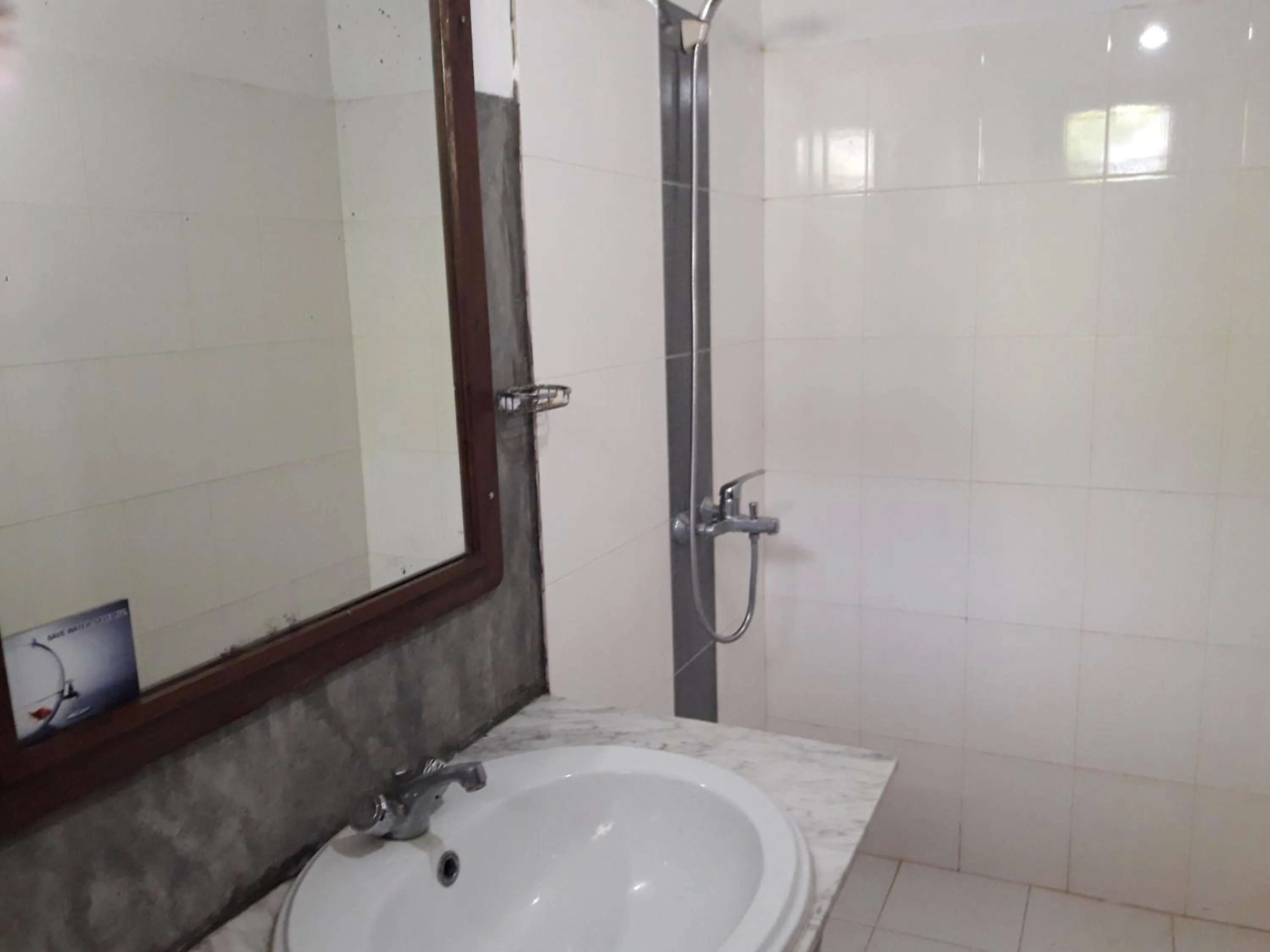 Bathroom in Sea Front Hikkaduwa