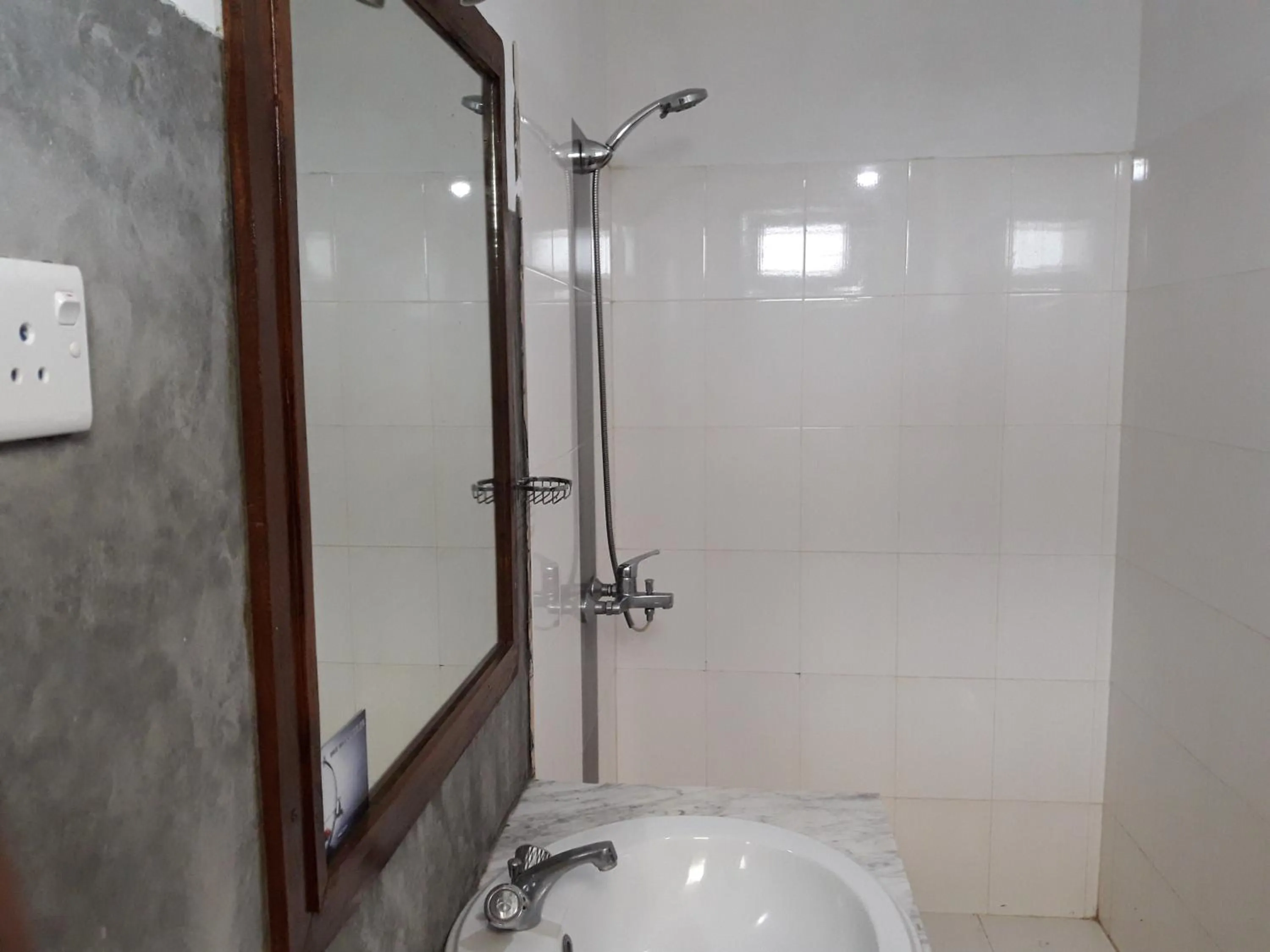 Property building in Sea Front Hikkaduwa