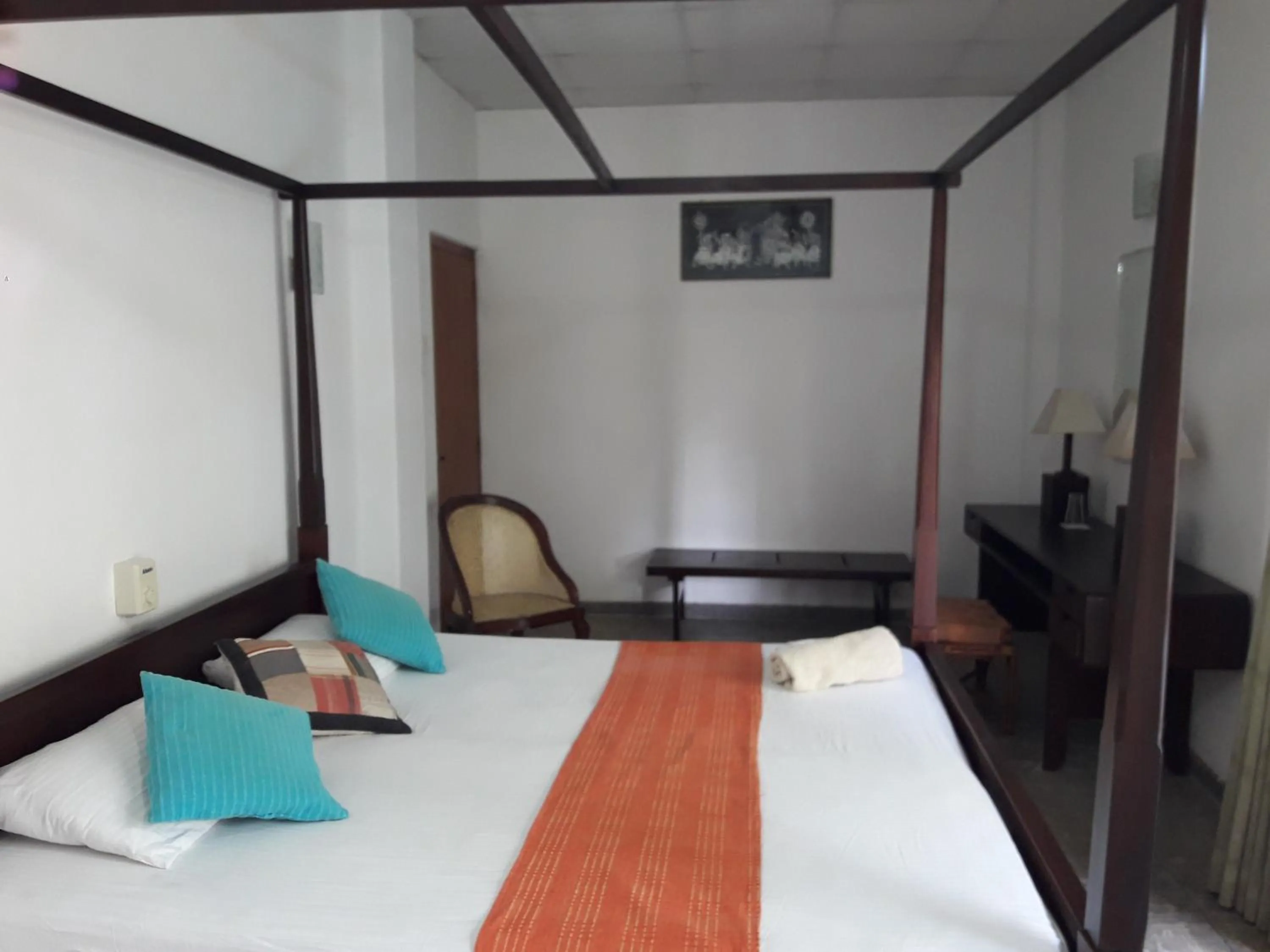 Photo of the whole room, Bed in Sea Front Hikkaduwa