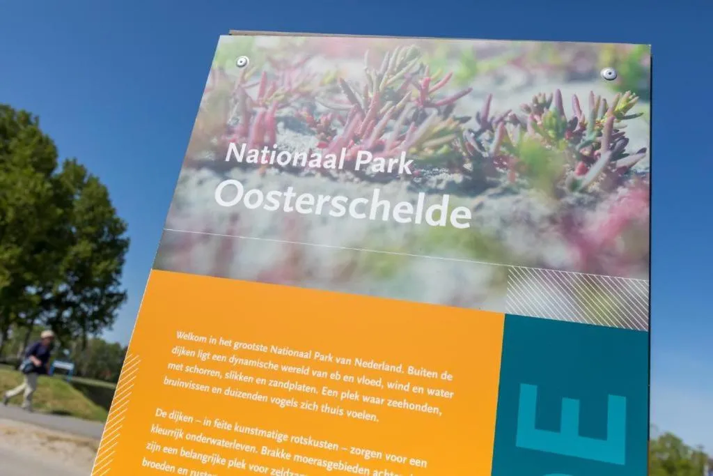 Text overlay in De Roos chalet 174