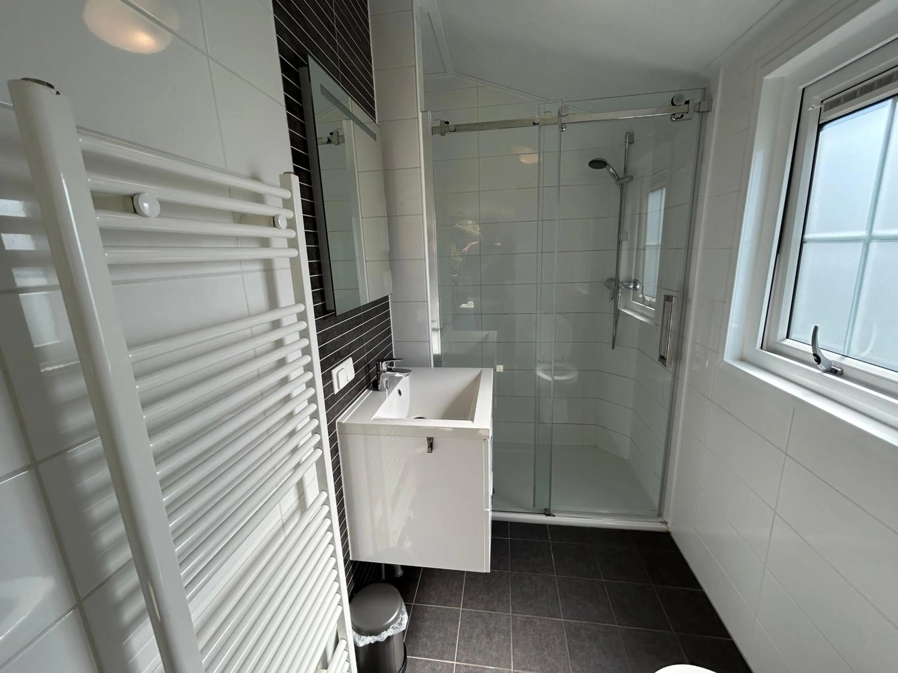 Shower in De Roos chalet 174