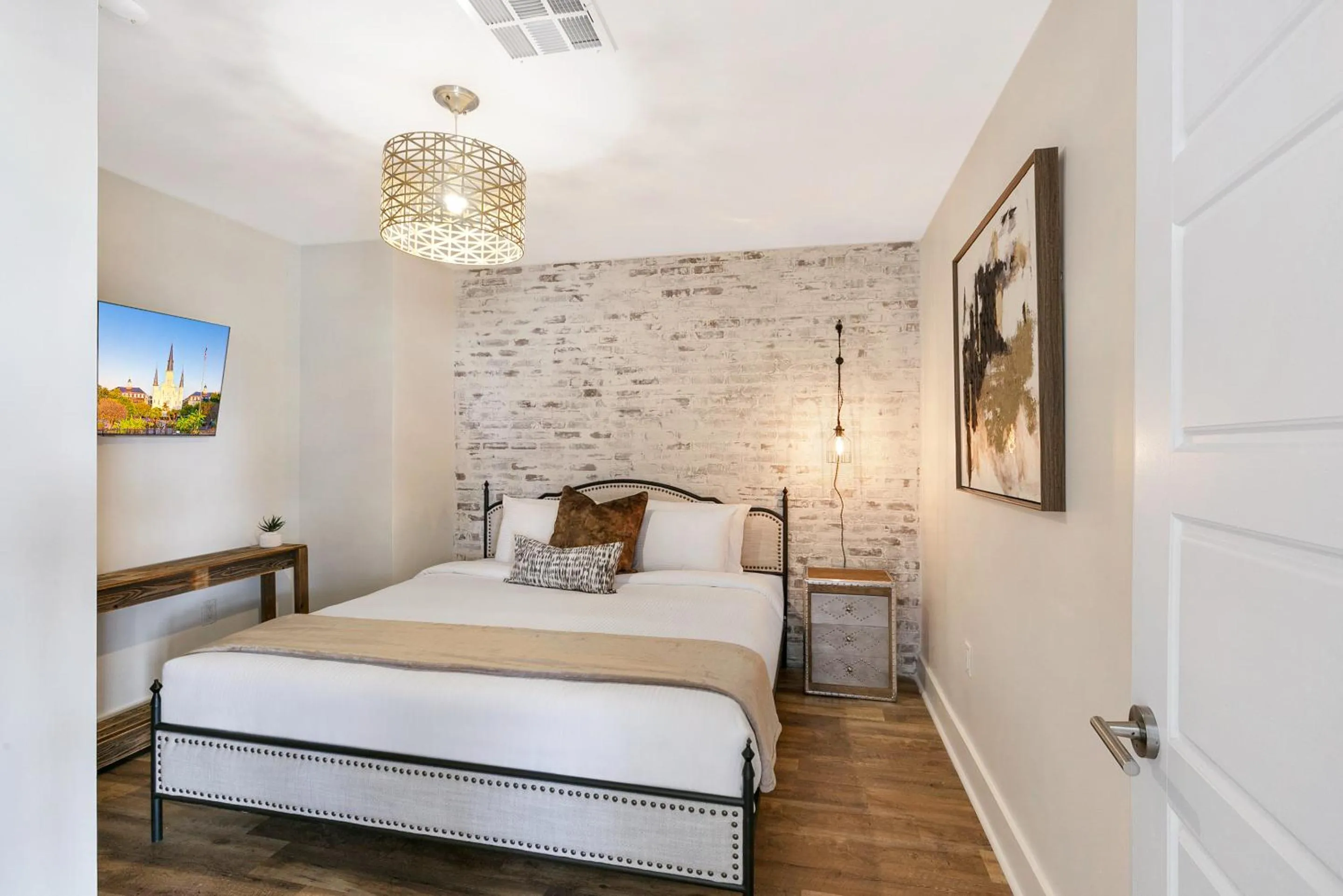 Bedroom, Bed in Modern & Fully Furnished Apartments in the Heart of the City