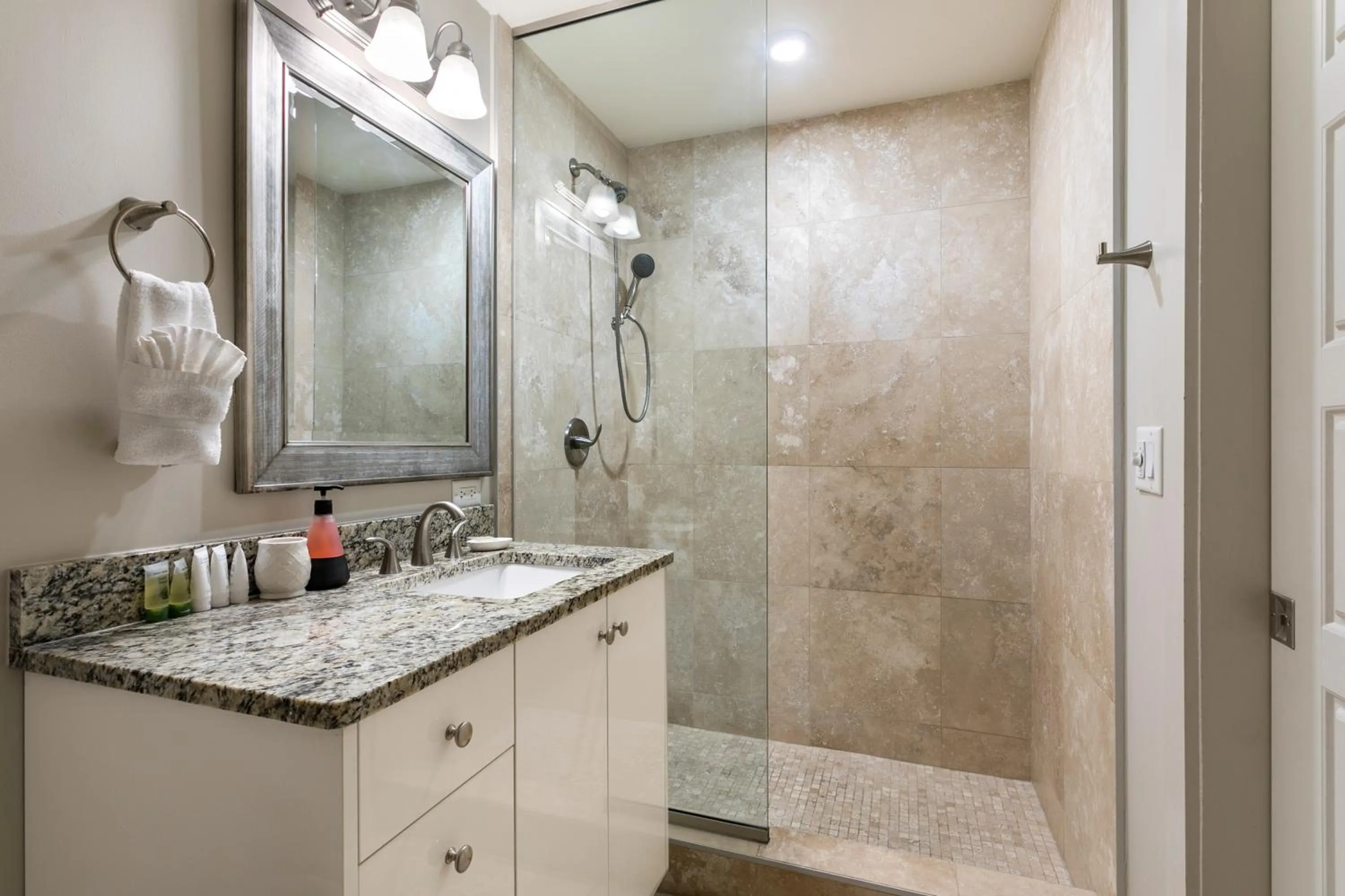 Bathroom in Modern & Fully Furnished Apartments in the Heart of the City