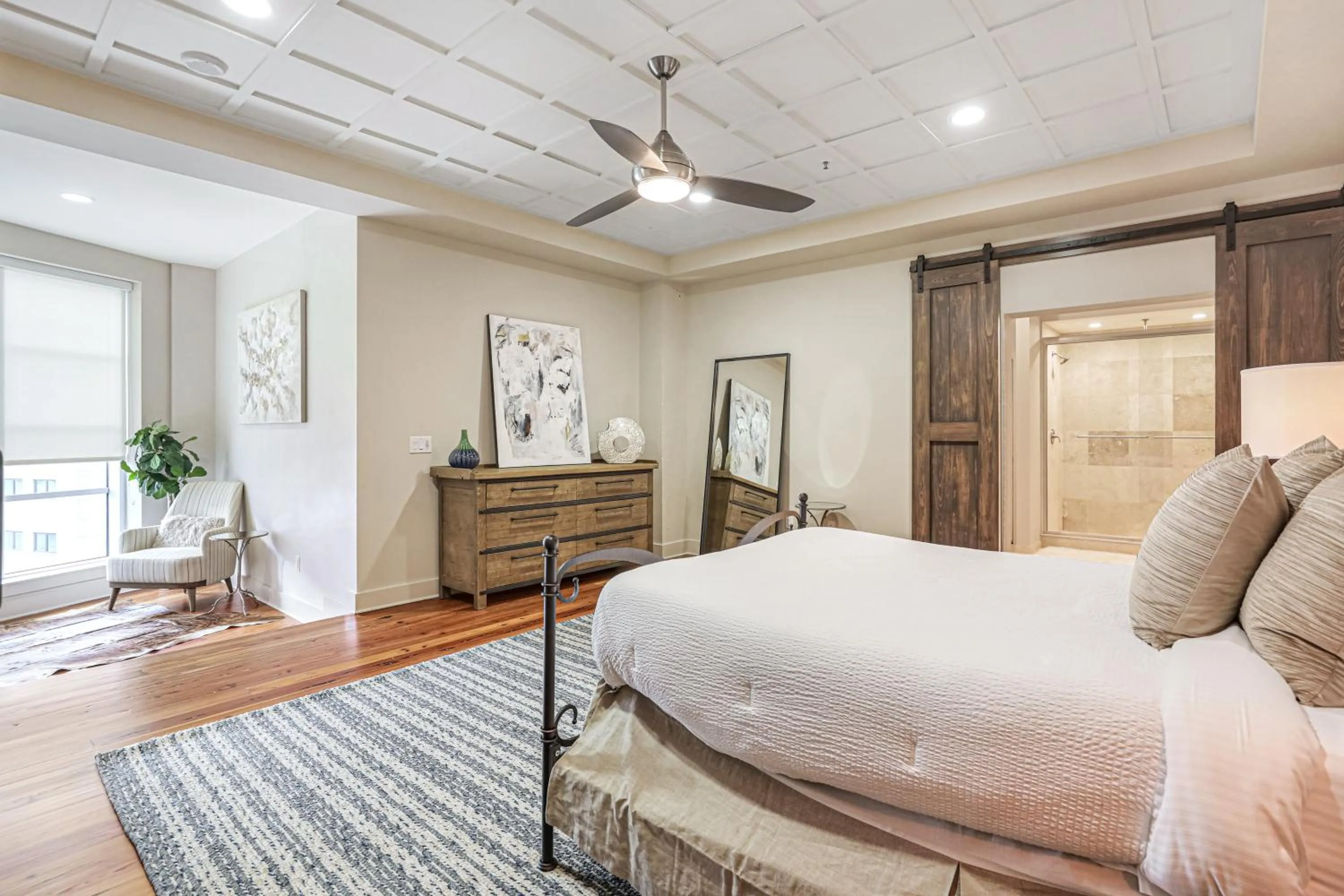 Bedroom, Bed in Modern & Fully Furnished Apartments in the Heart of the City