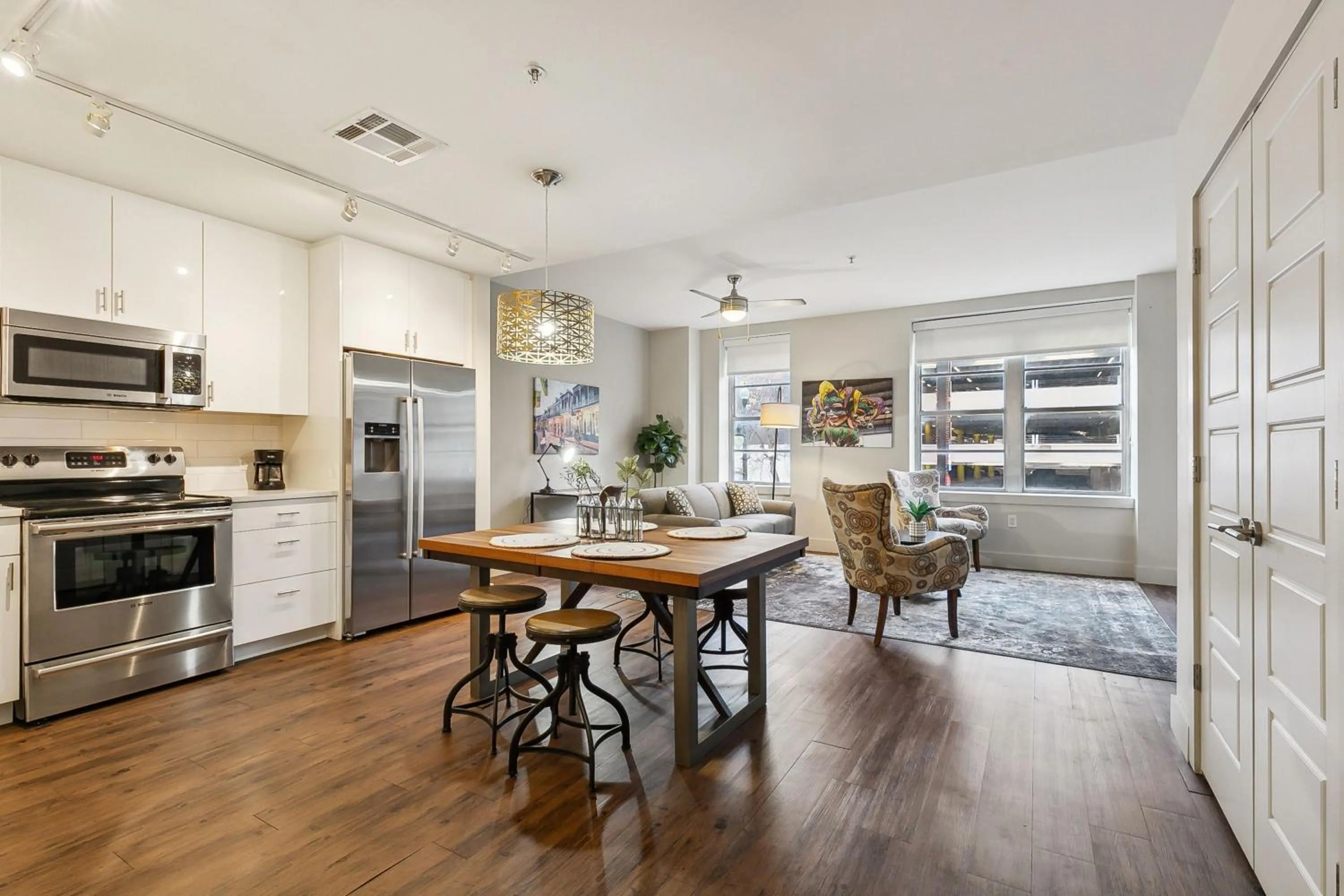 Kitchen or kitchenette in Modern & Fully Furnished Apartments in the Heart of the City