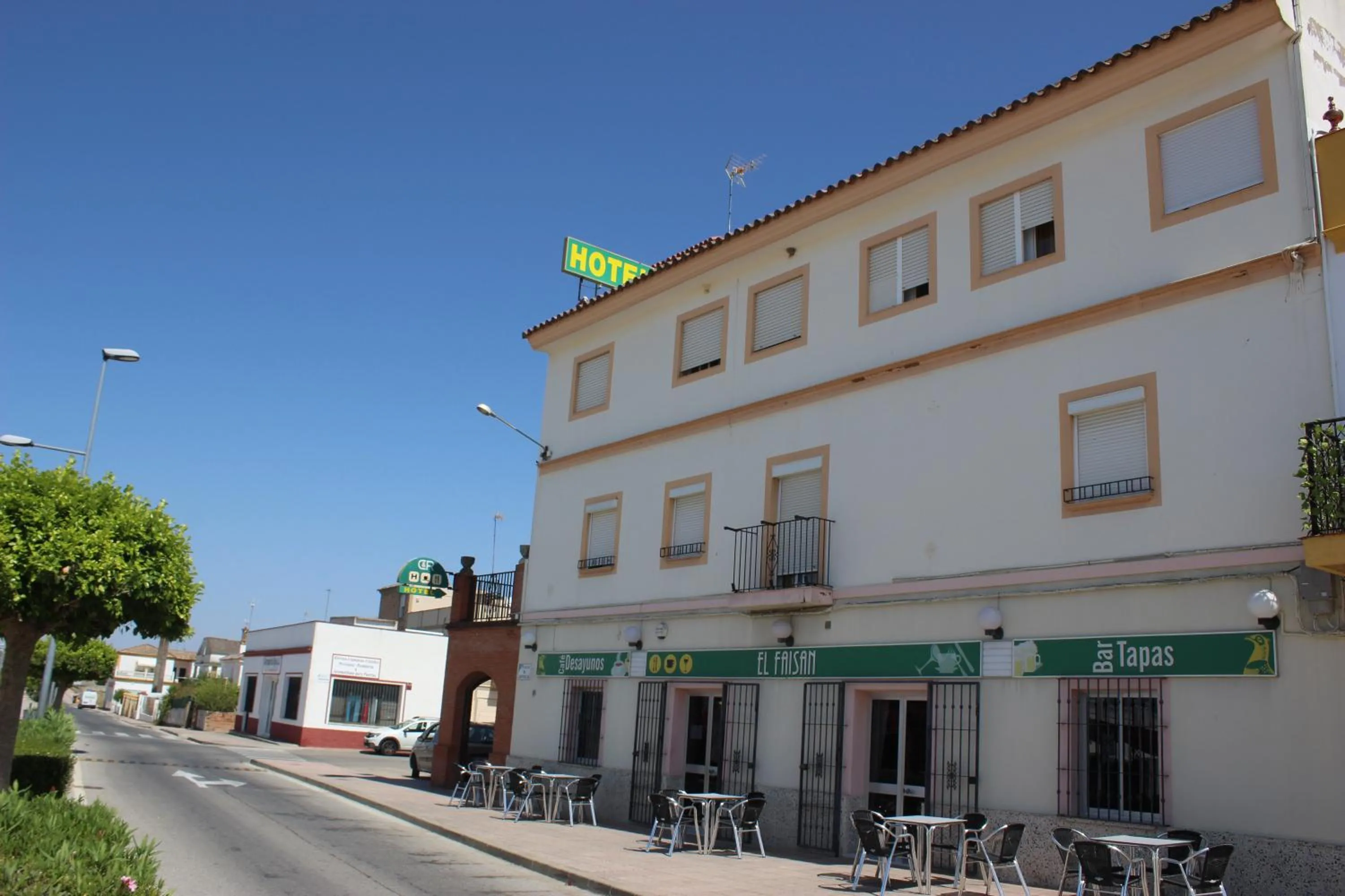 El Faisan C&R Hotel