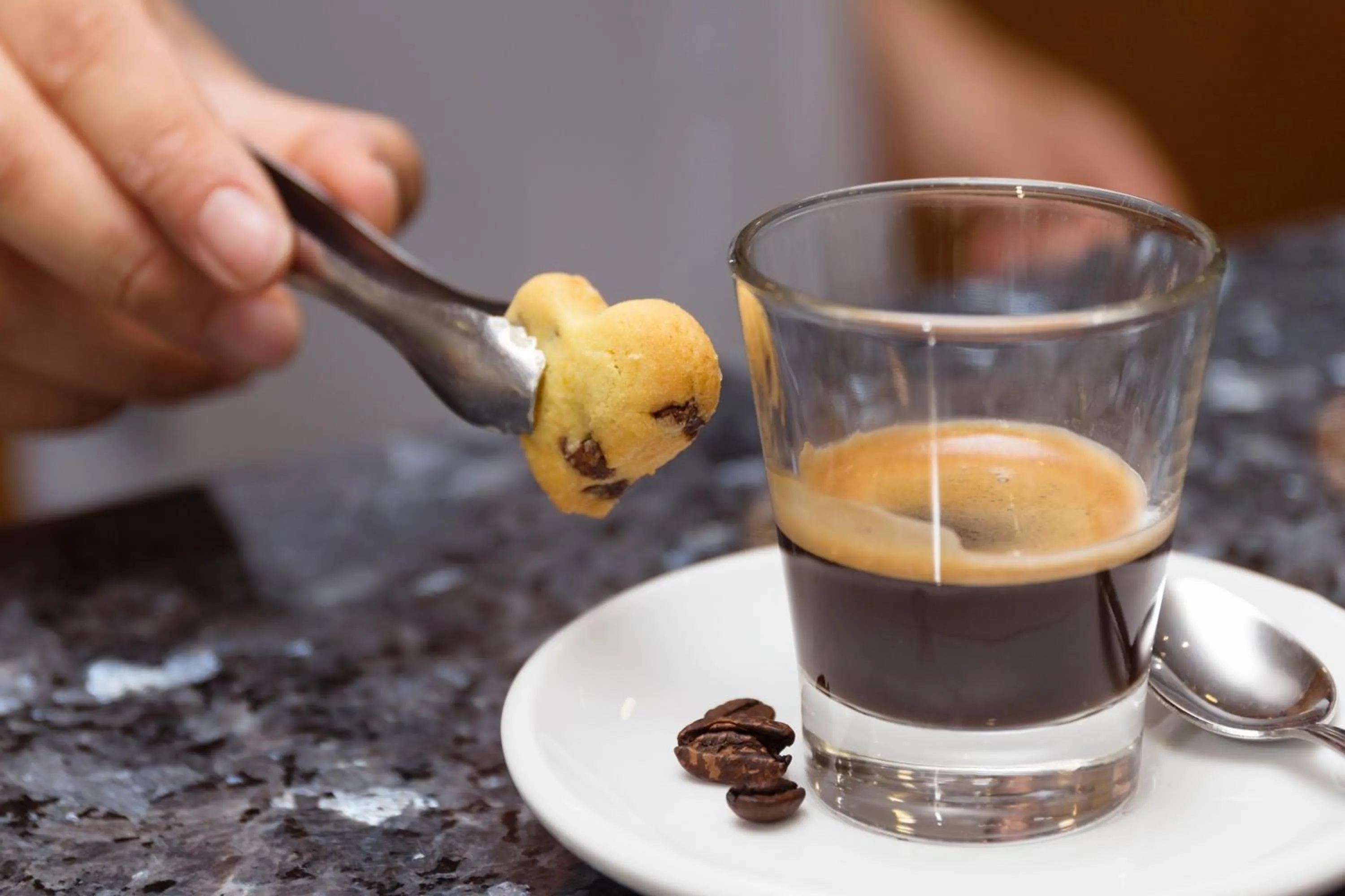 Food and drinks in City Hotel & Suites