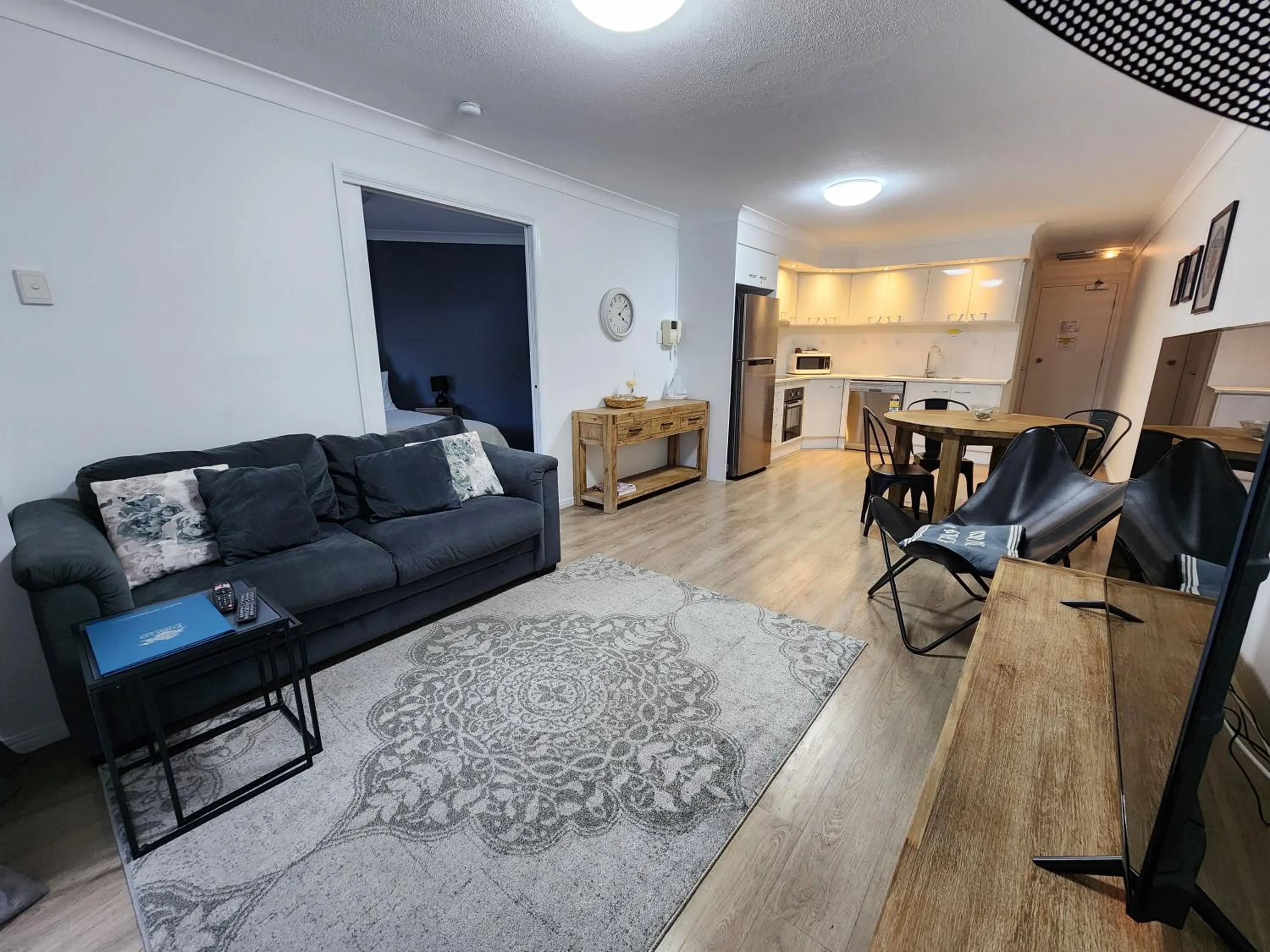 TV and multimedia in Fairways Golf & Beach Retreat Bribie Island