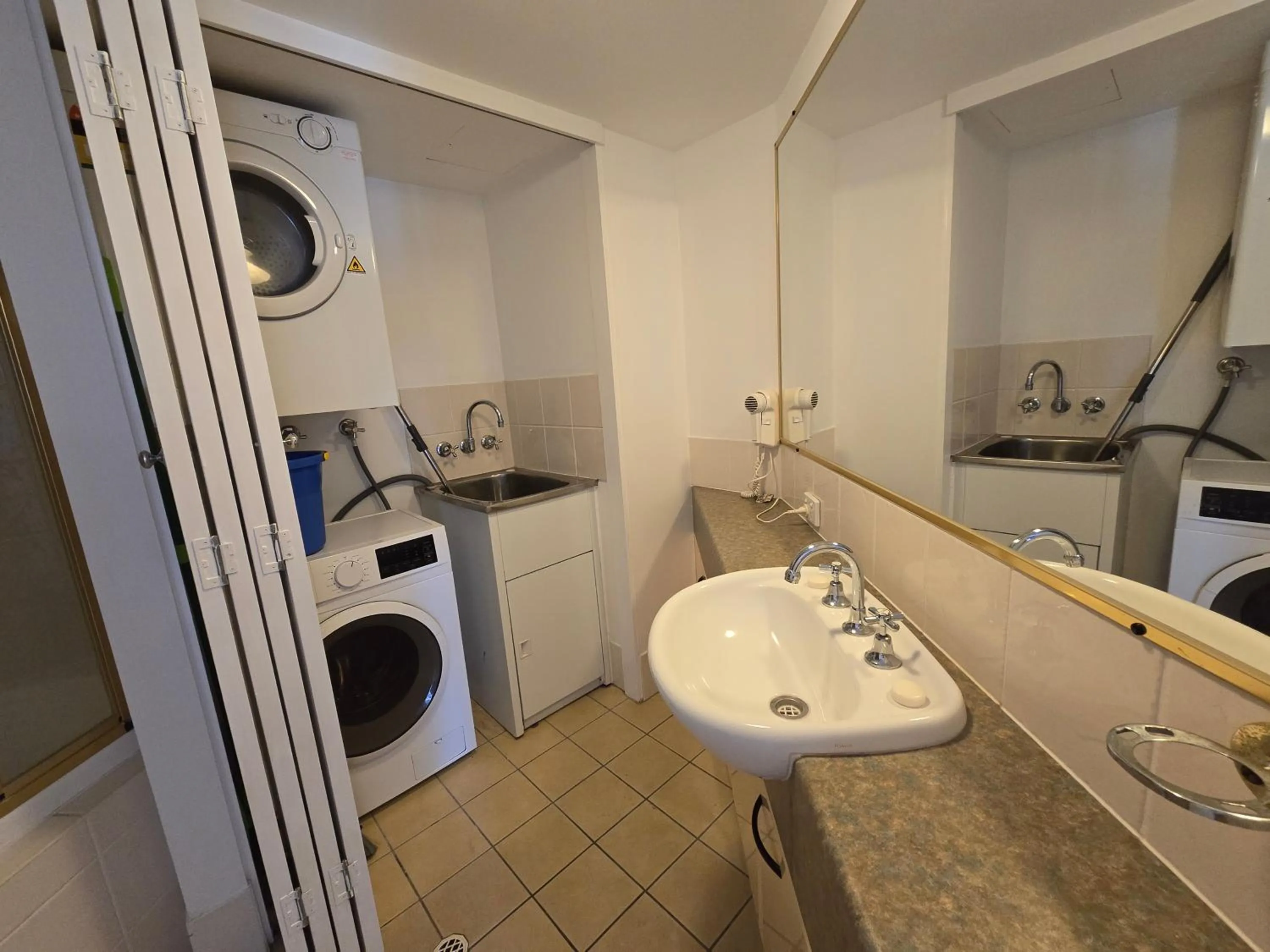 washing machine in Fairways Golf & Beach Retreat Bribie Island