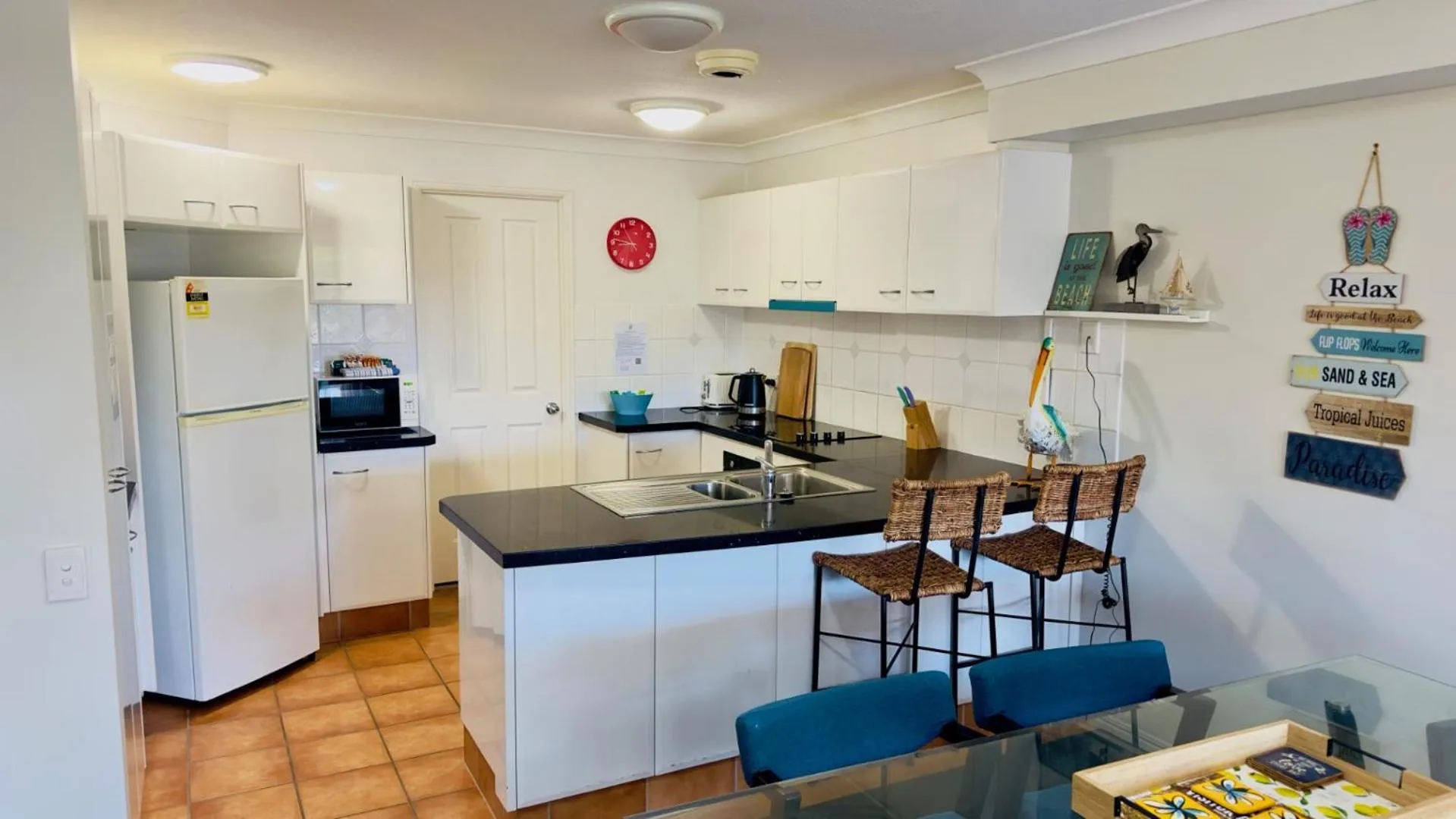 Kitchen or kitchenette in Fairways Golf & Beach Retreat Bribie Island