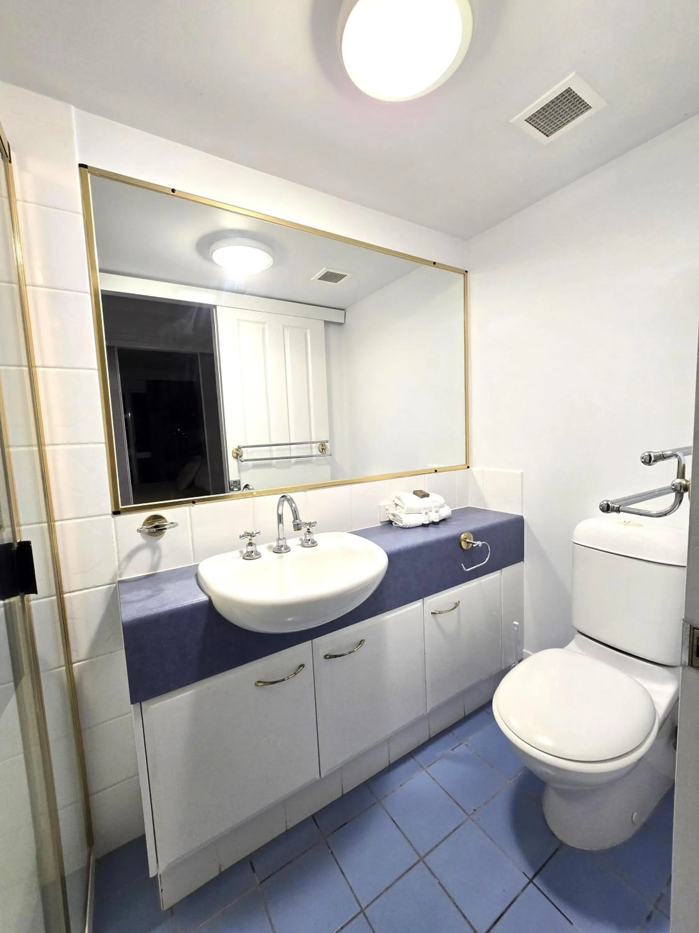 Toilet in Fairways Golf & Beach Retreat Bribie Island