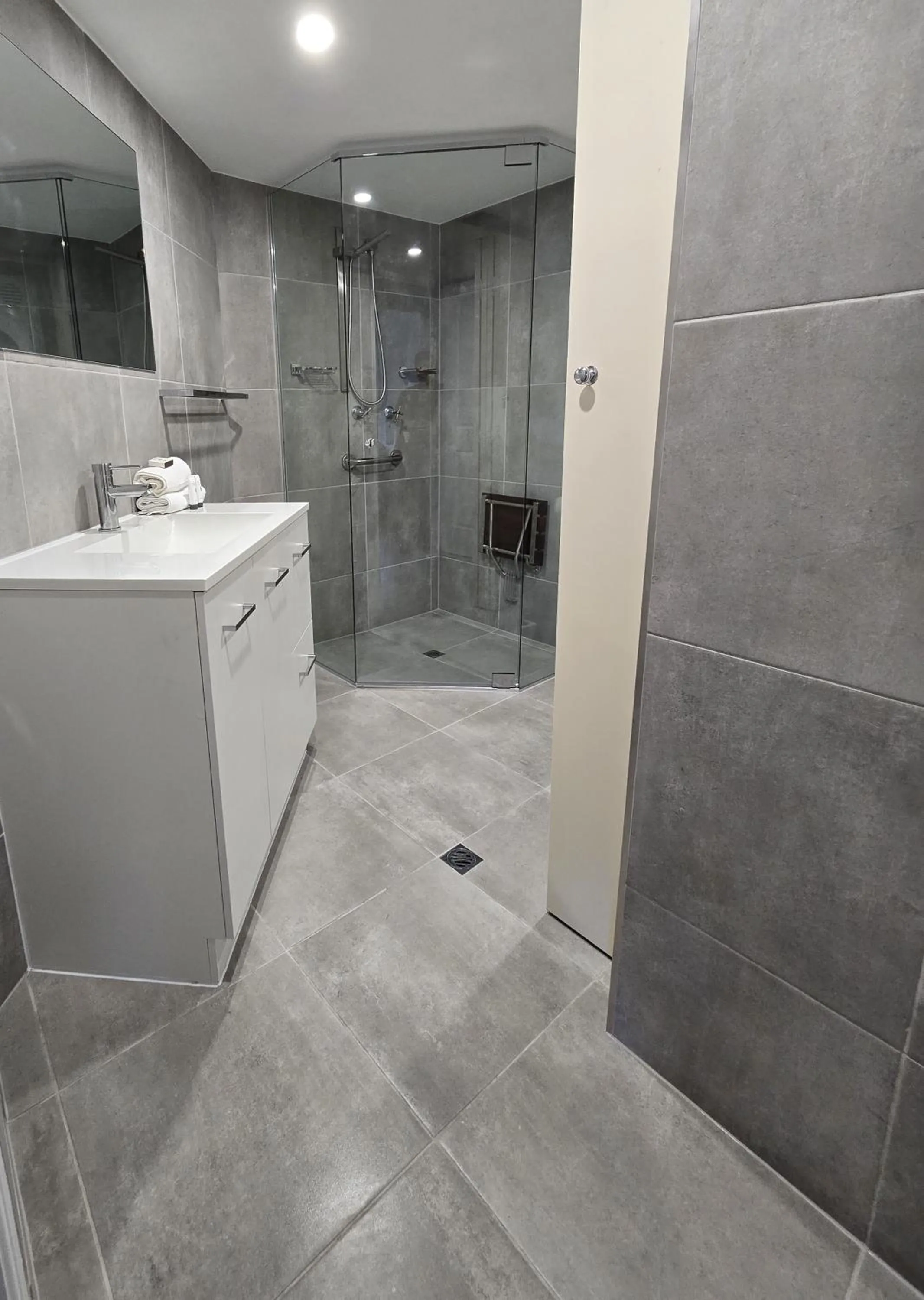 Shower in Fairways Golf & Beach Retreat Bribie Island